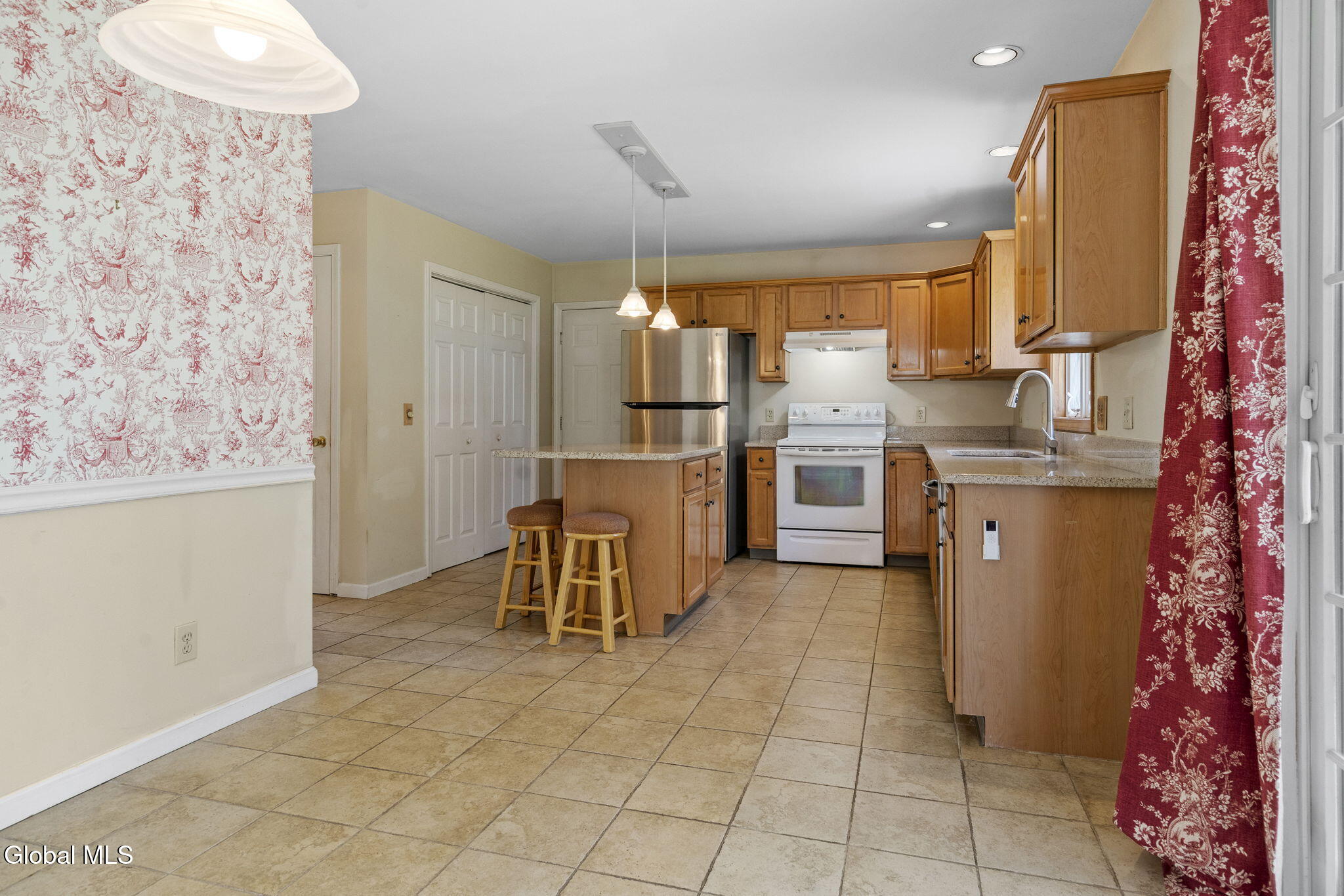 11 Schuyler Road