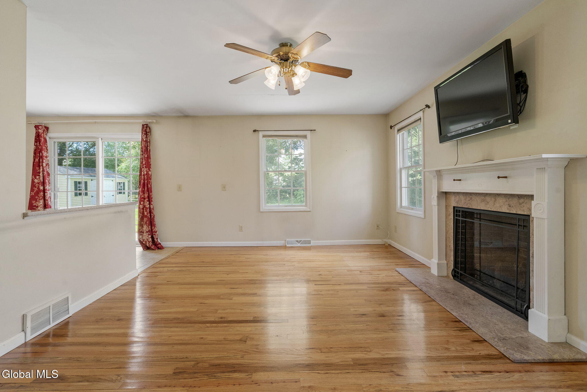 11 Schuyler Road