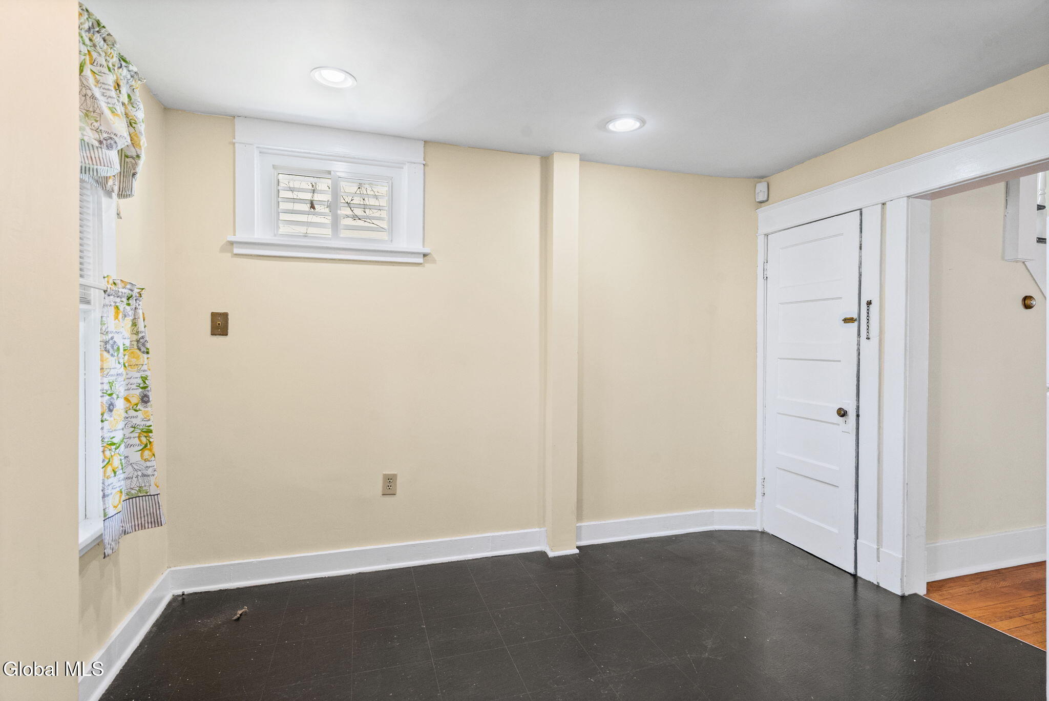 105 Grove Avenue