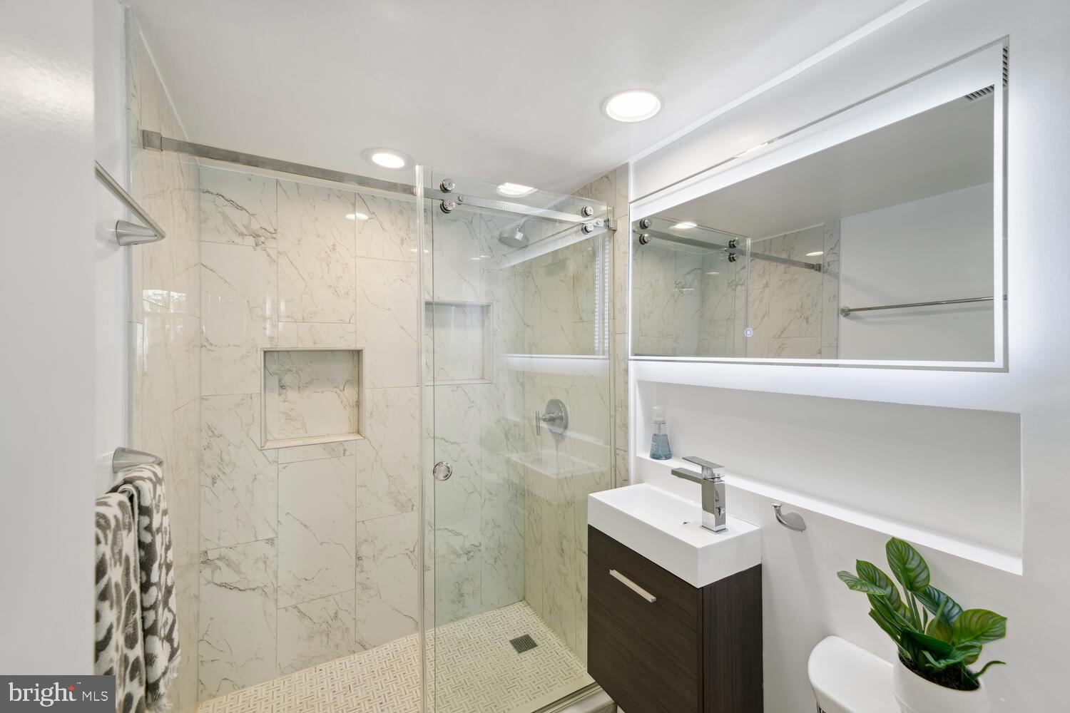 2401 H STREET NW 506