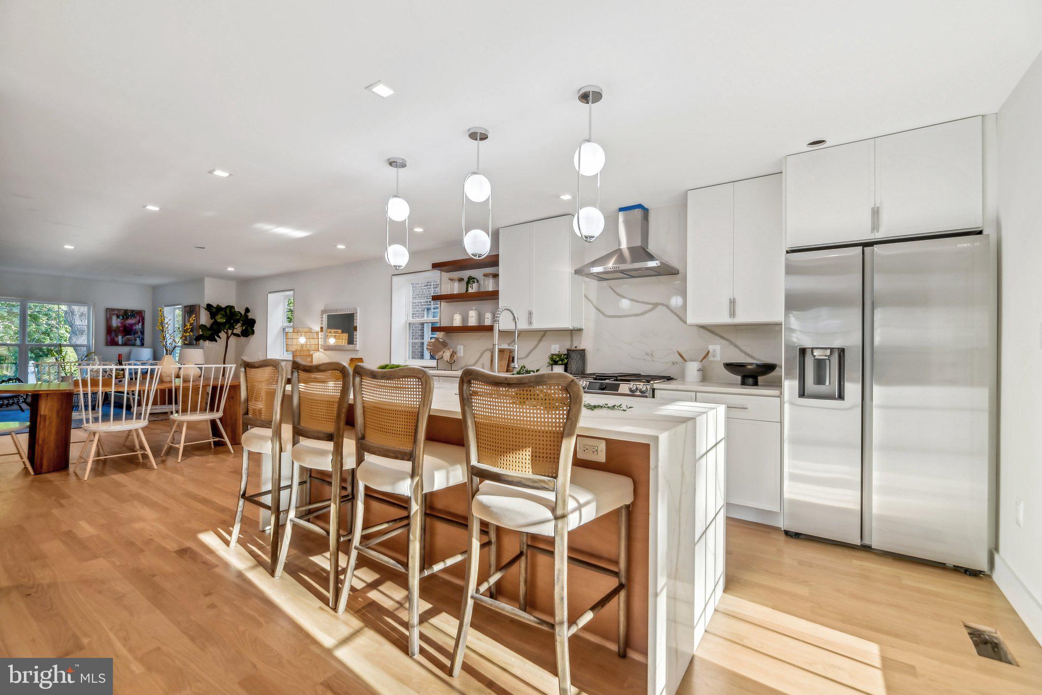2810 18TH STREET NE