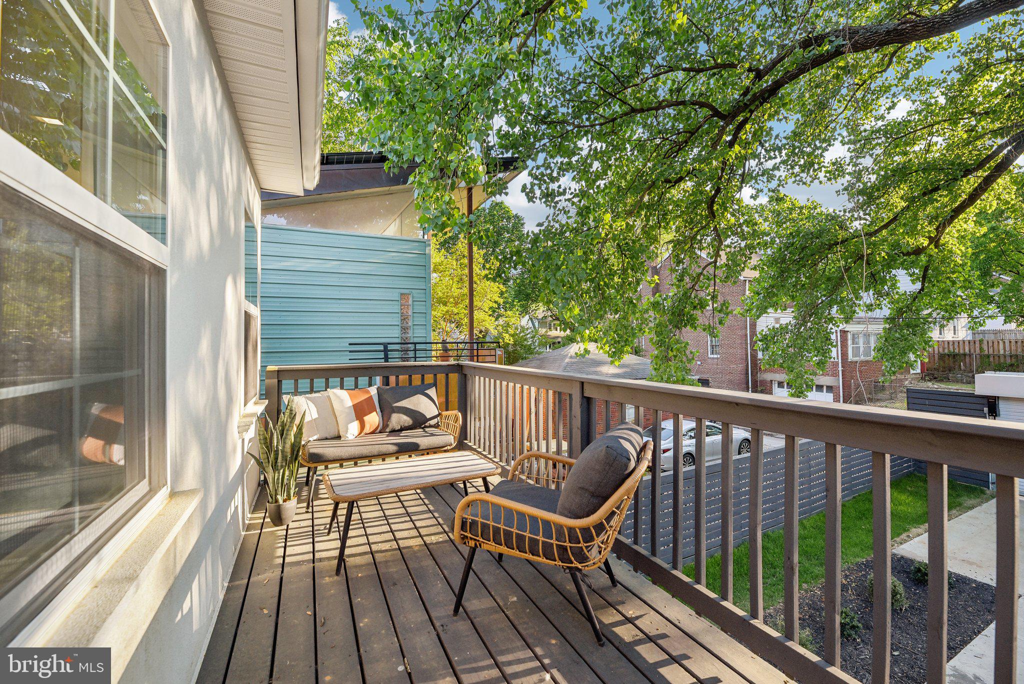 2810 18TH STREET NE