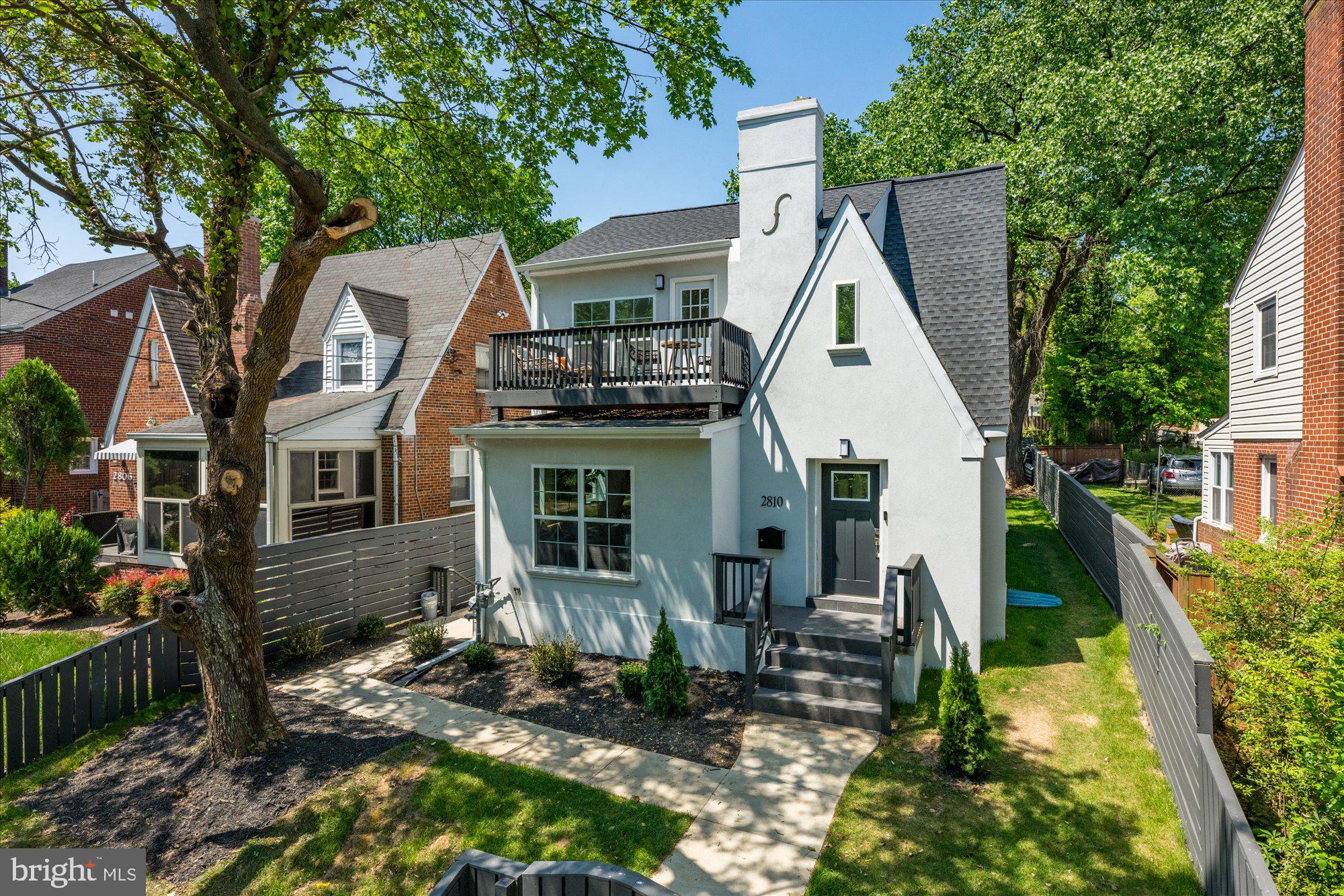 2810 18TH STREET NE