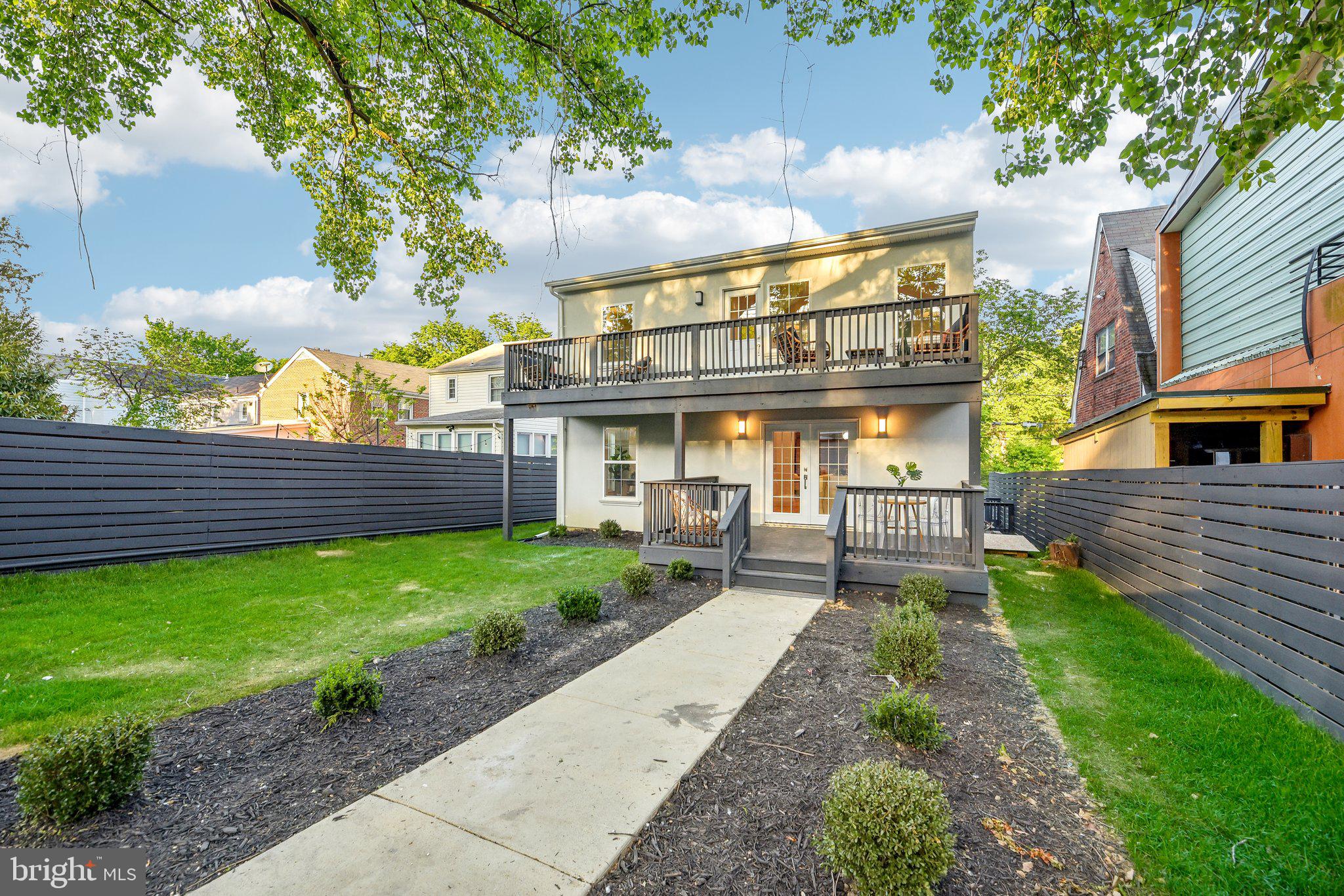 2810 18TH STREET NE