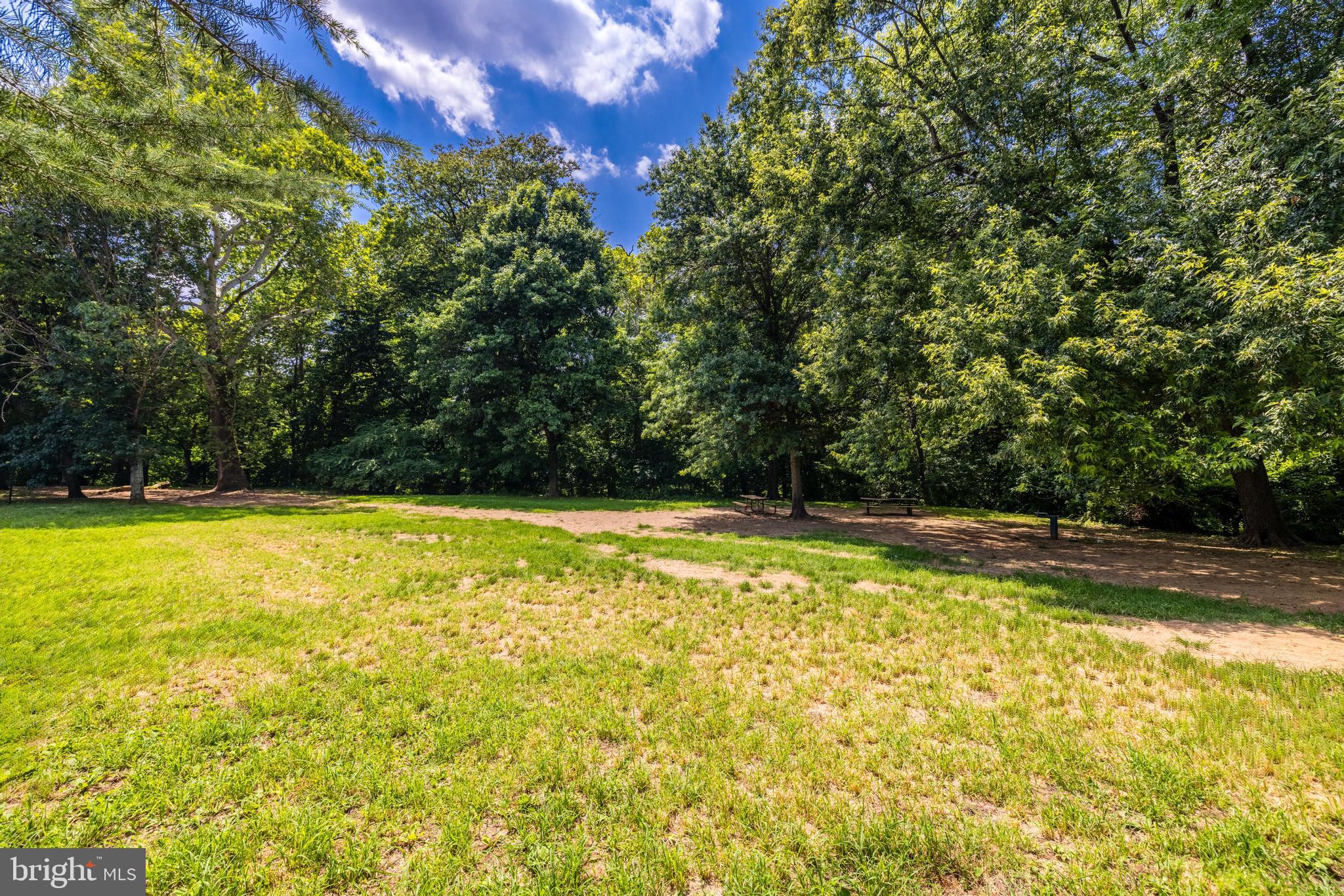 2015 ALLEN PLACE NW