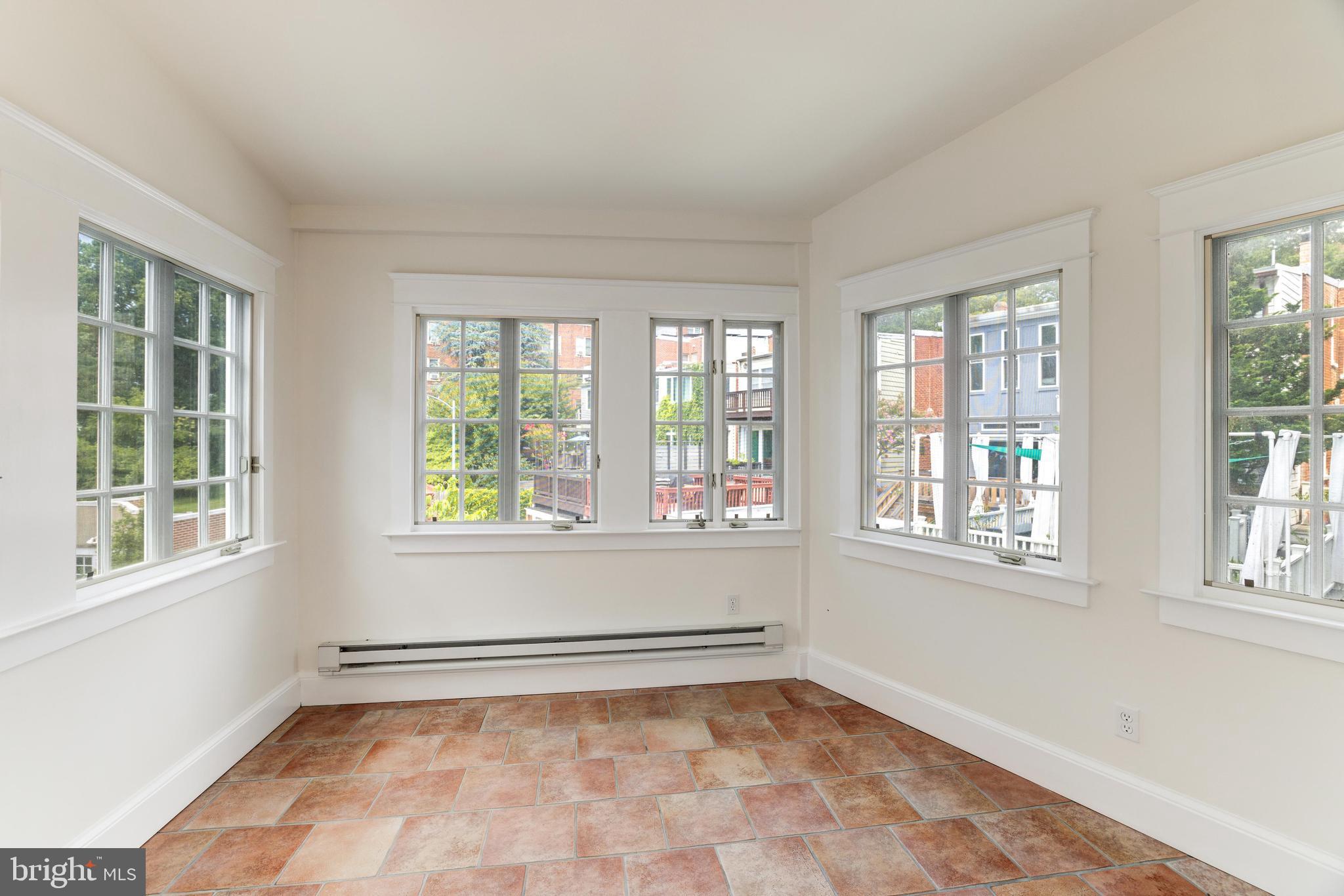 2015 ALLEN PLACE NW