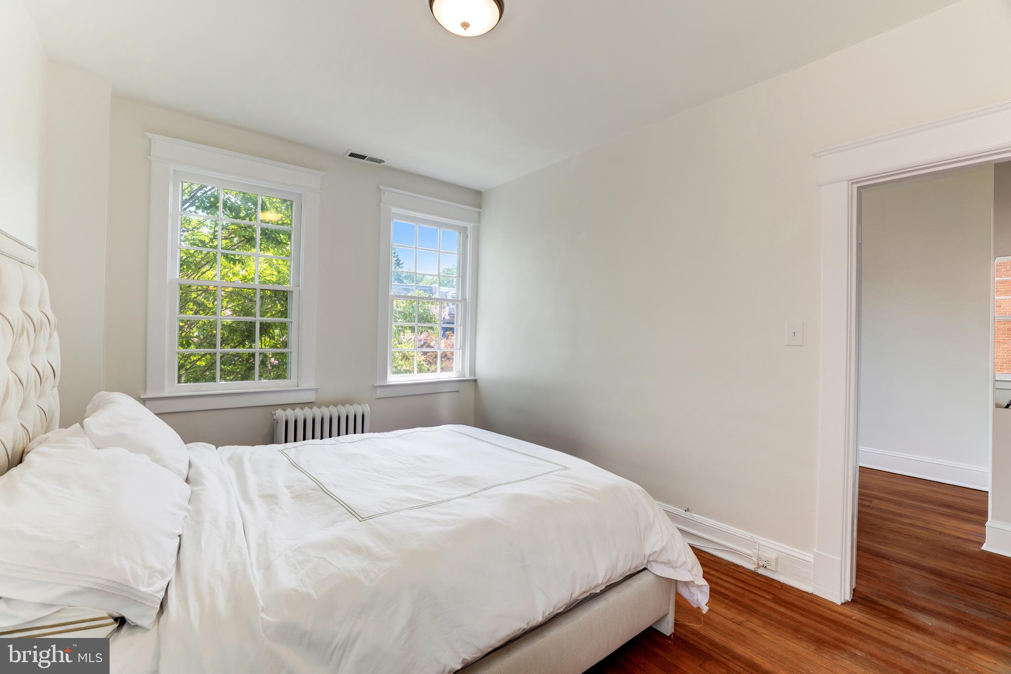 2015 ALLEN PLACE NW