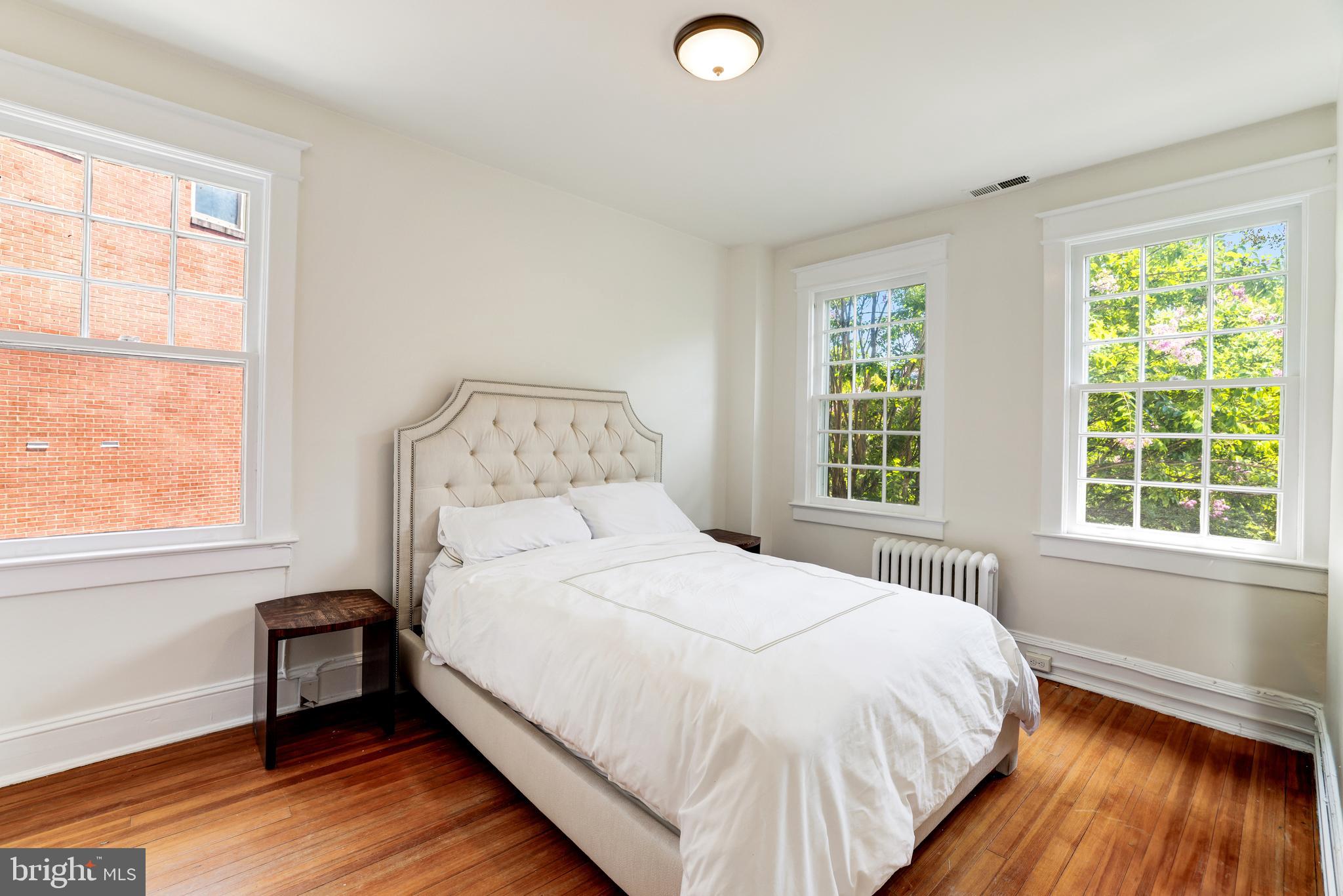 2015 ALLEN PLACE NW