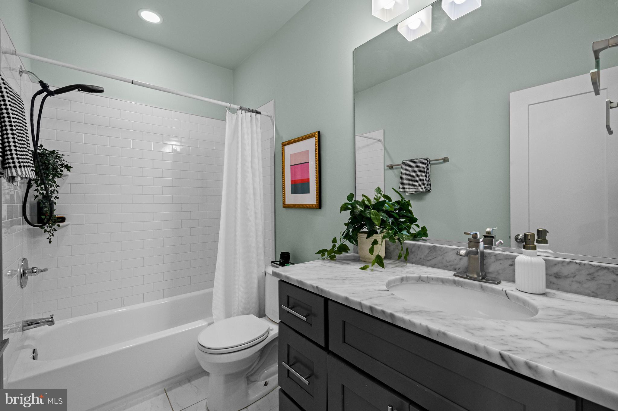 1227 TRINIDAD AVENUE NE