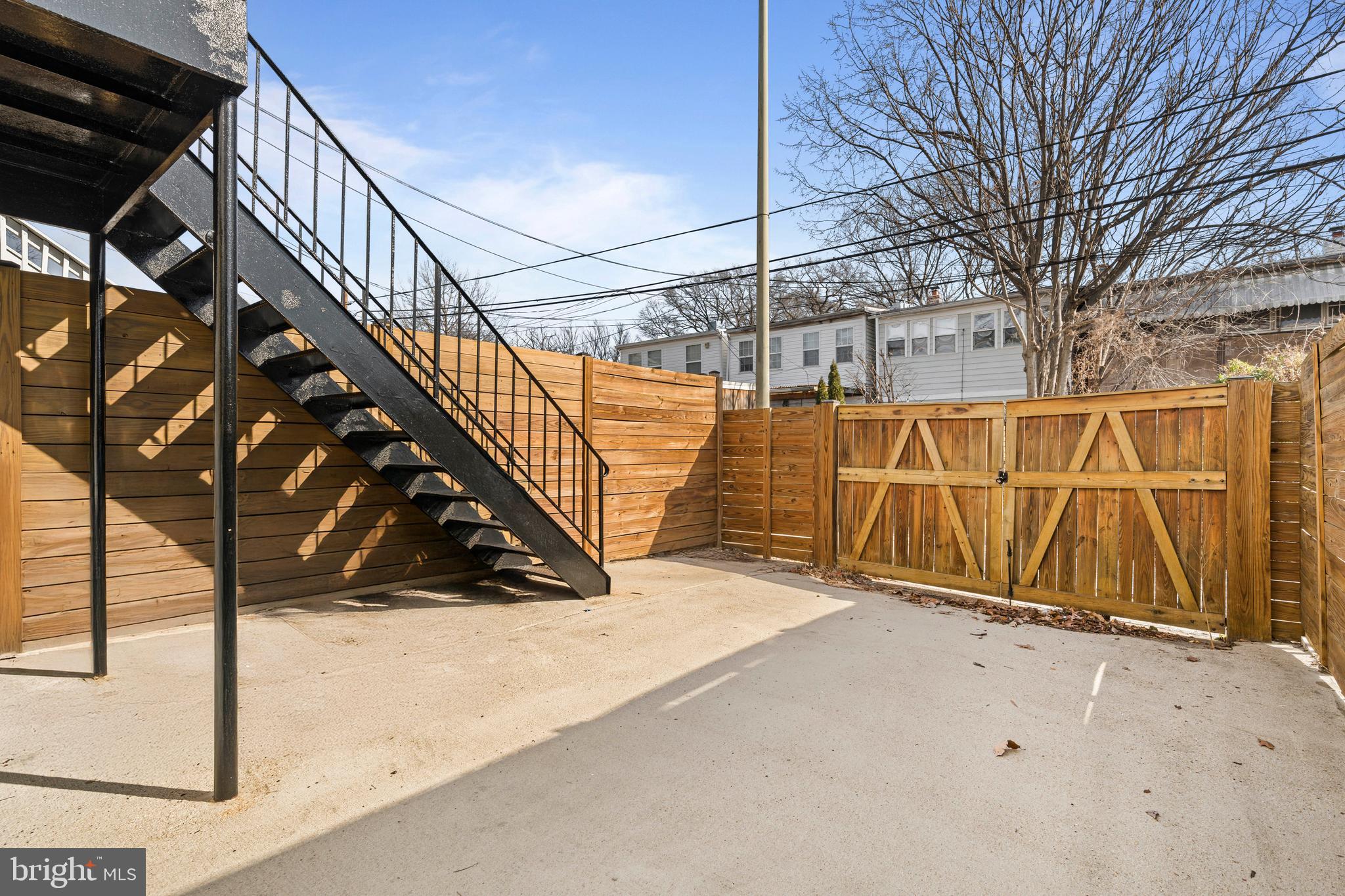 1227 TRINIDAD AVENUE NE