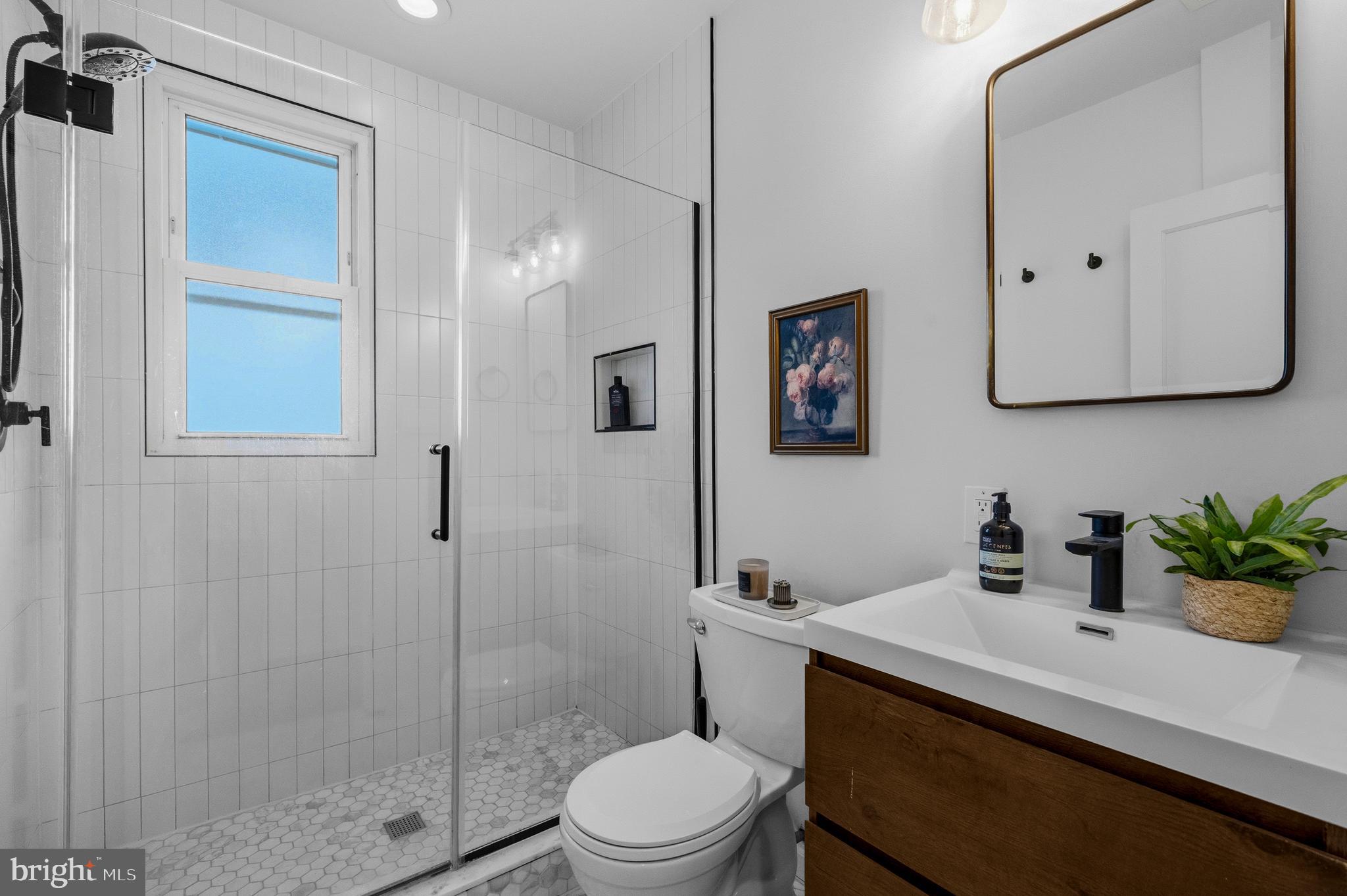 3731 OAKVIEW TERRACE NE