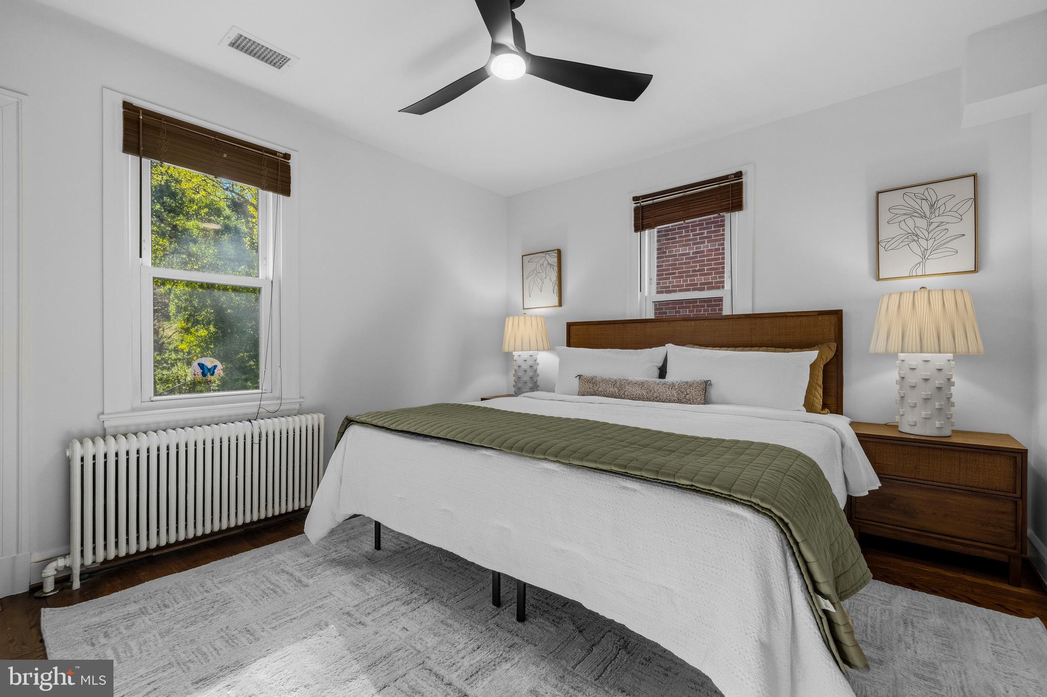 3731 OAKVIEW TERRACE NE