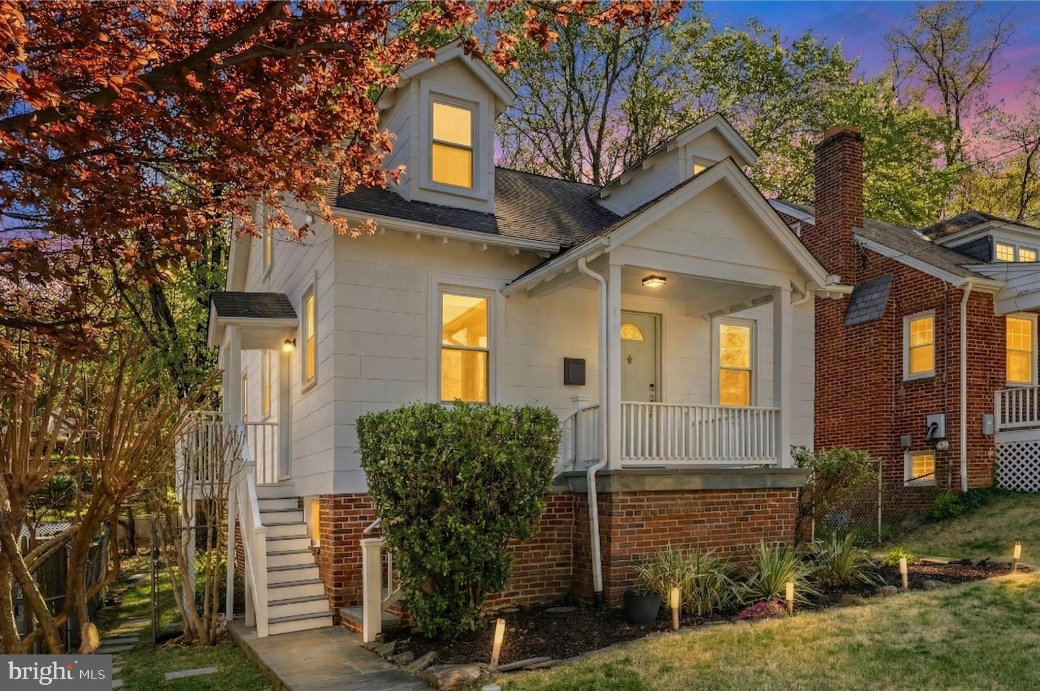 3731 OAKVIEW TERRACE NE