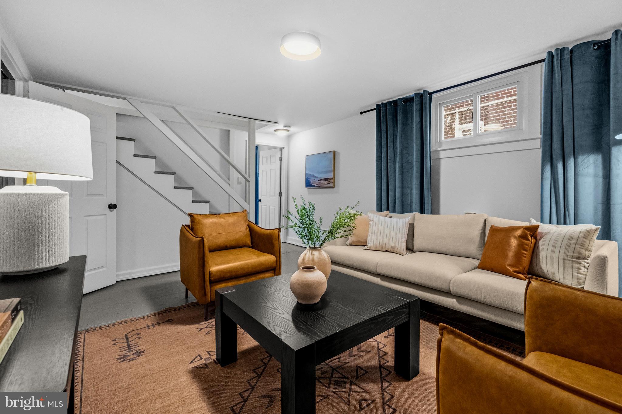 3731 OAKVIEW TERRACE NE