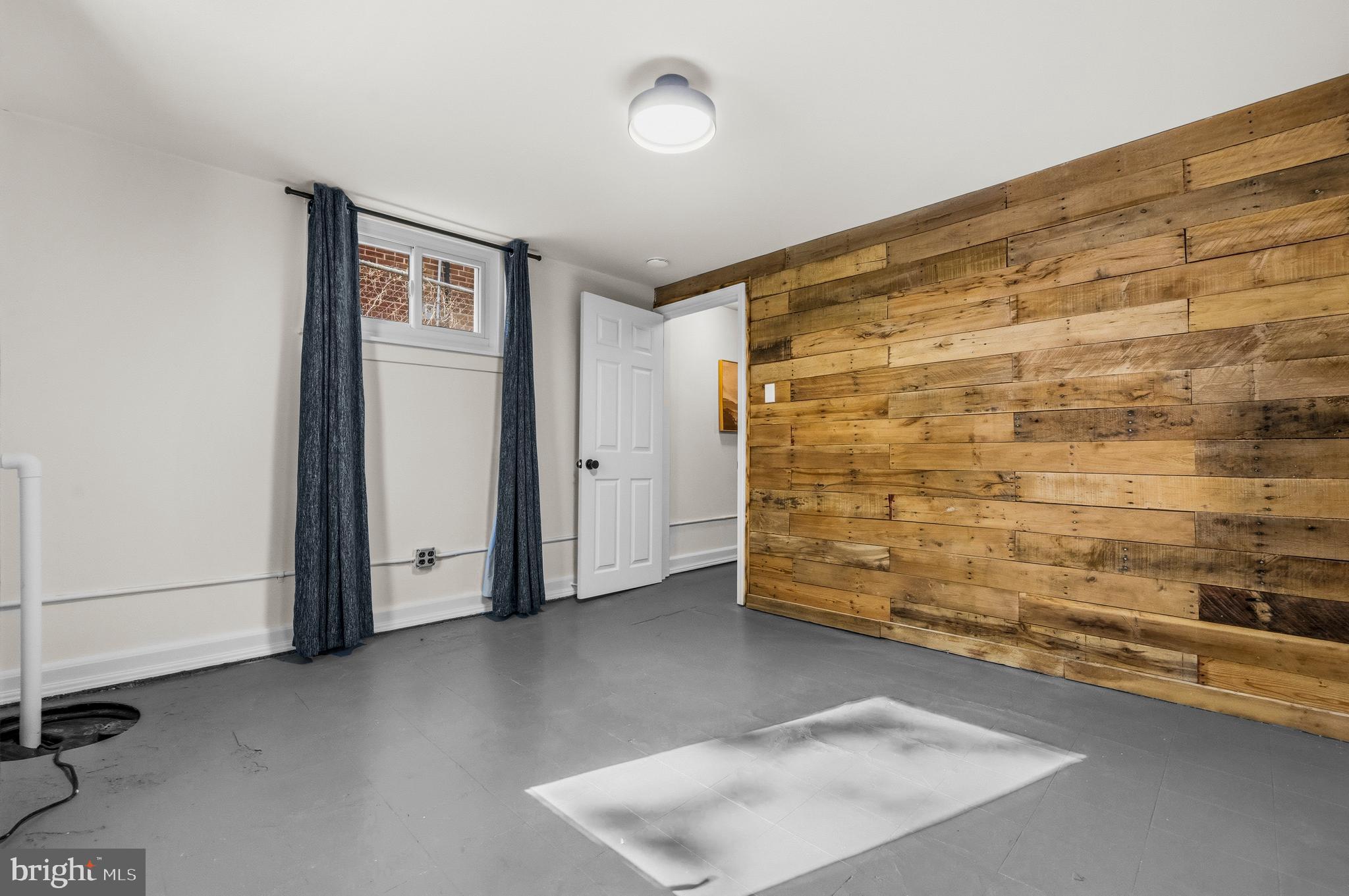 3731 OAKVIEW TERRACE NE