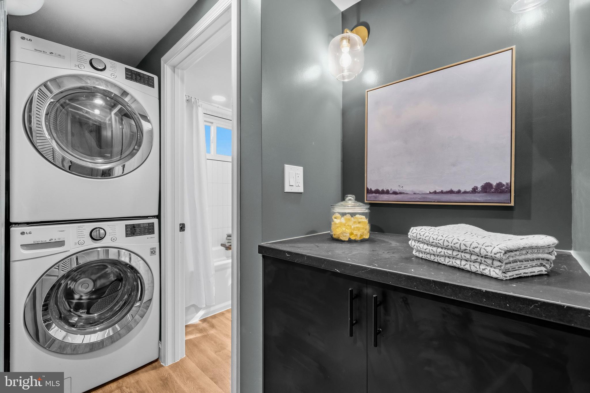 3731 OAKVIEW TERRACE NE