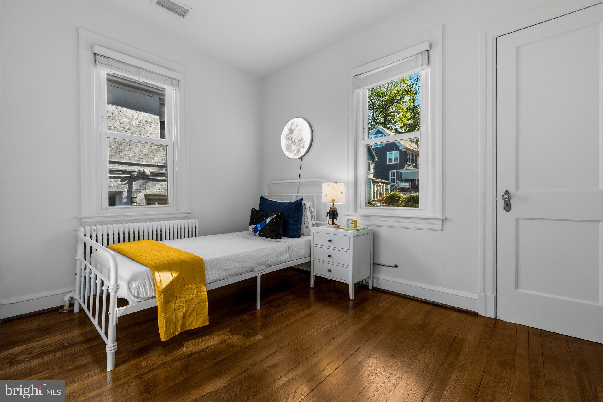 3731 OAKVIEW TERRACE NE