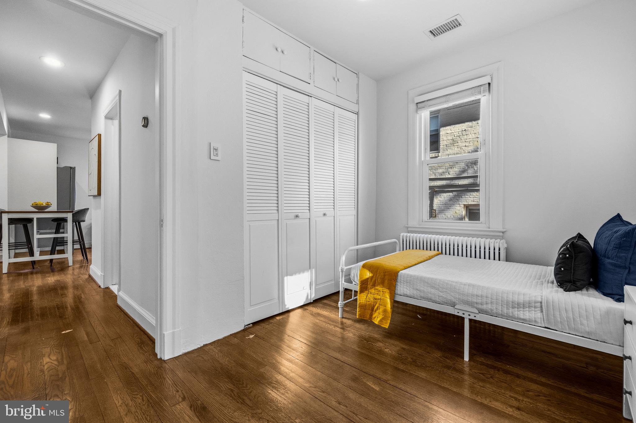 3731 OAKVIEW TERRACE NE