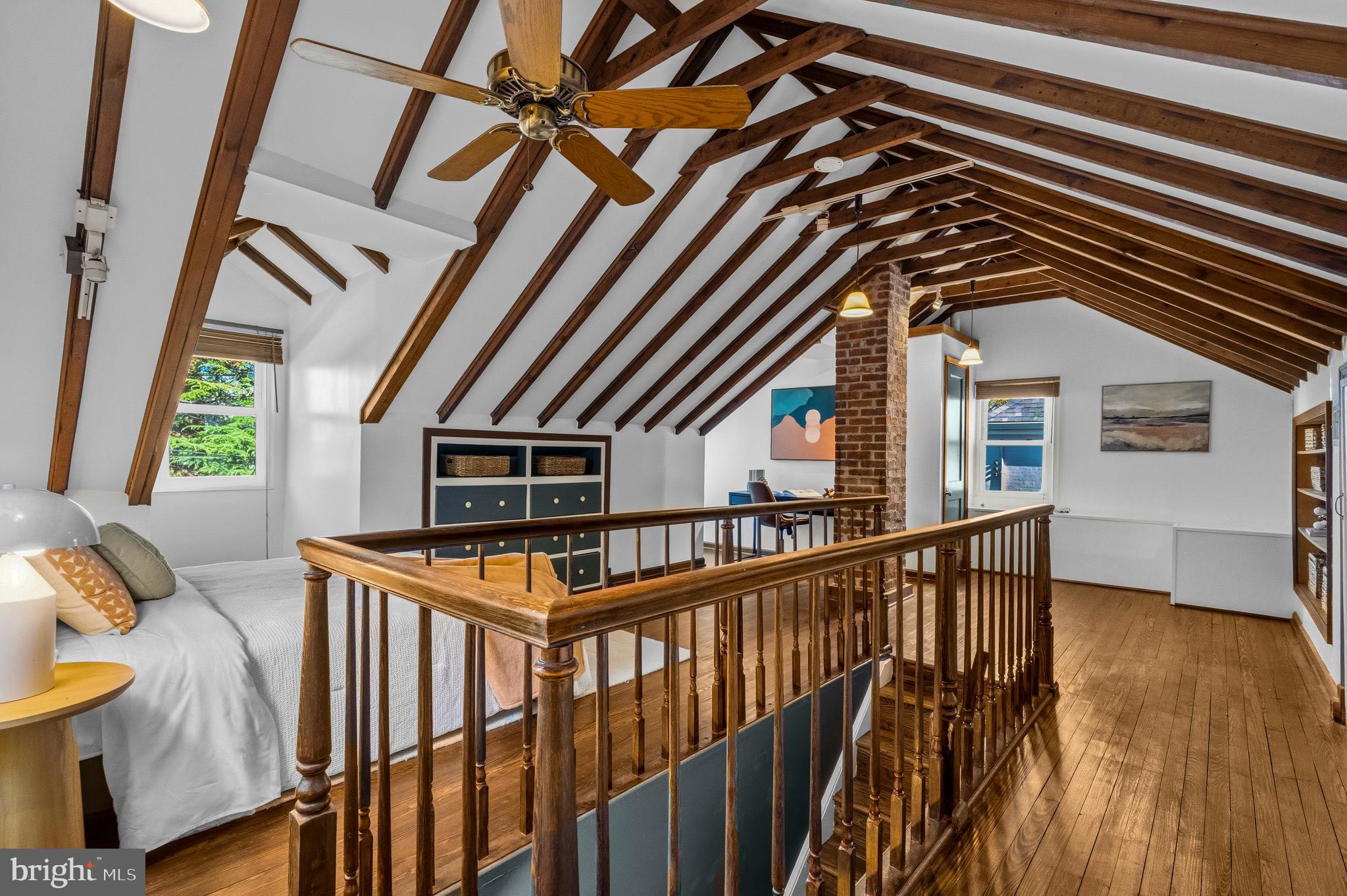 3731 OAKVIEW TERRACE NE