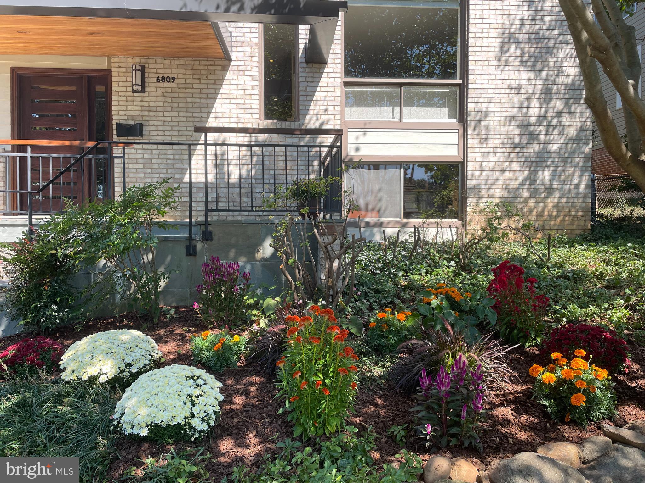 6809 BARR ROAD