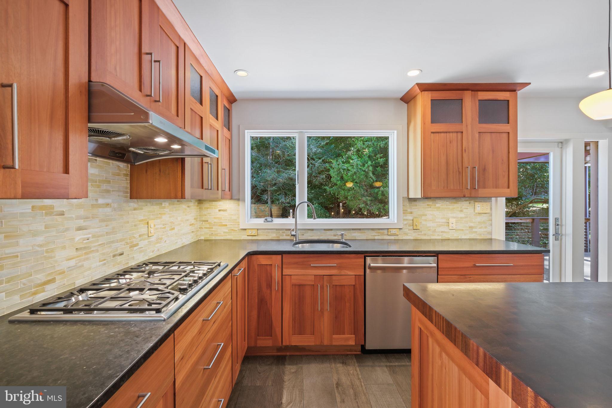 6809 BARR ROAD