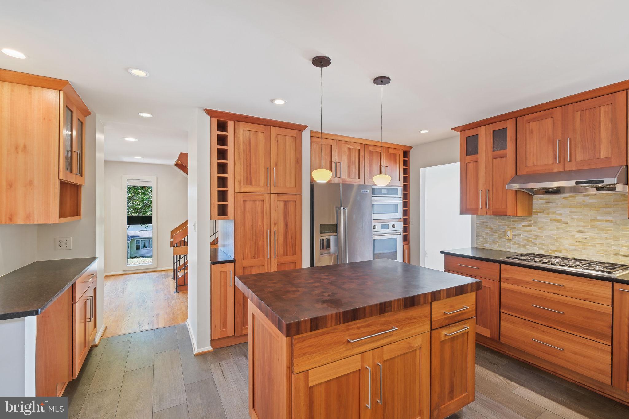 6809 BARR ROAD