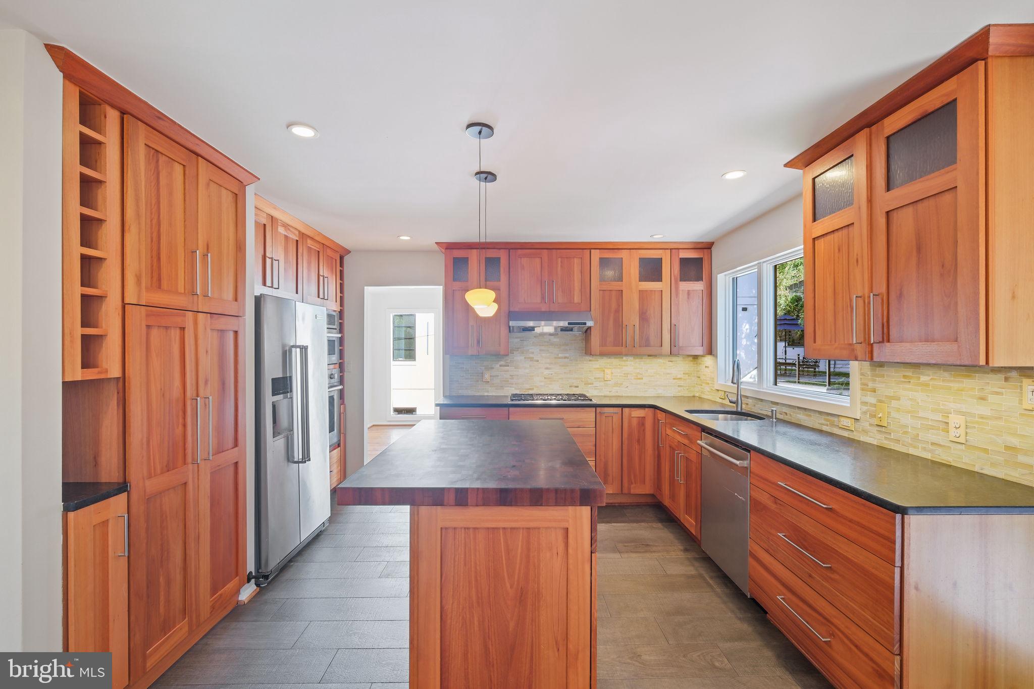 6809 BARR ROAD
