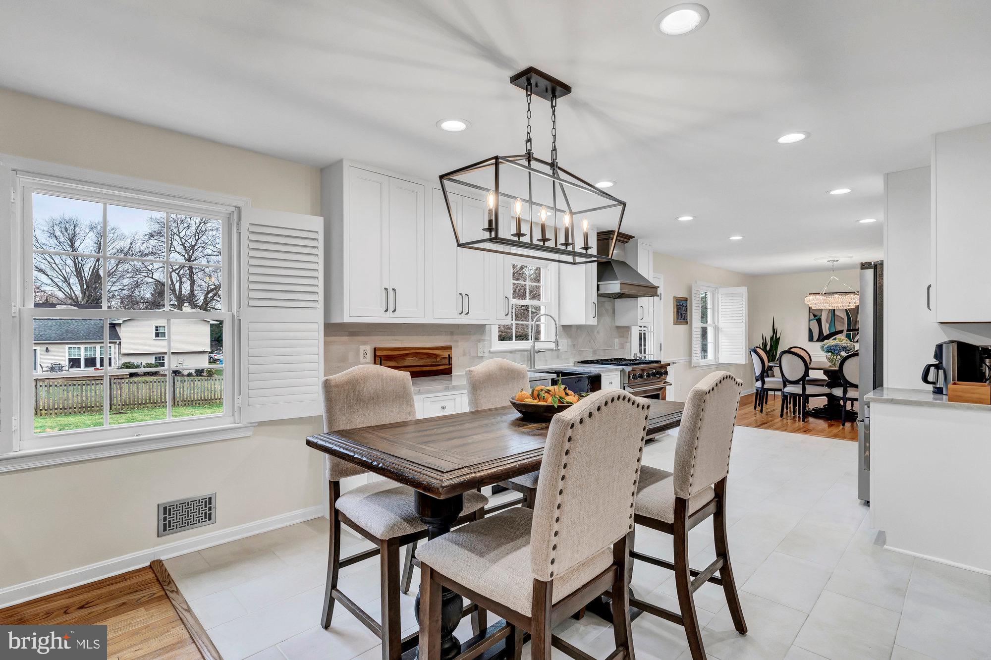 9923 LINDEL LANE