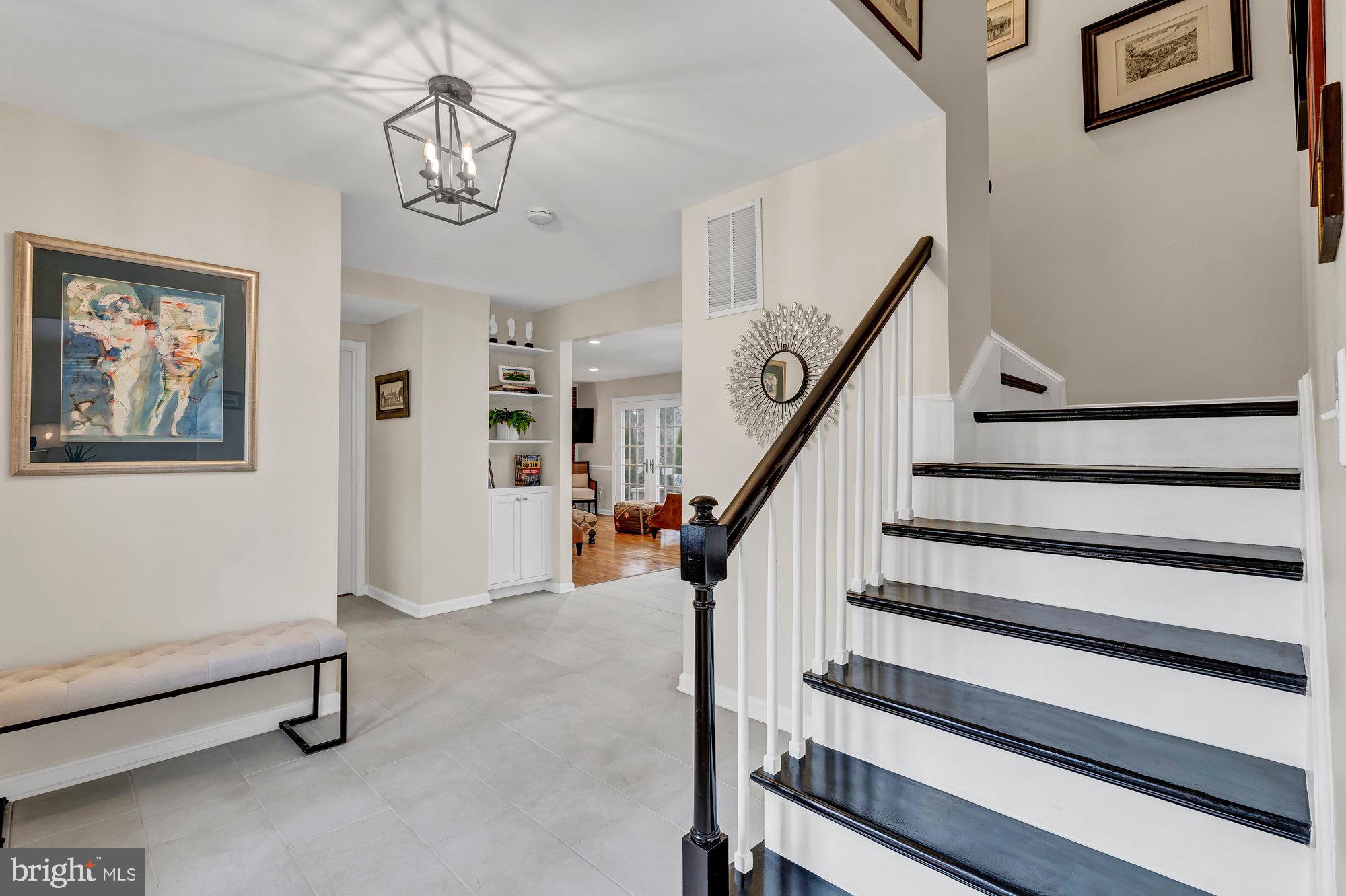 9923 LINDEL LANE
