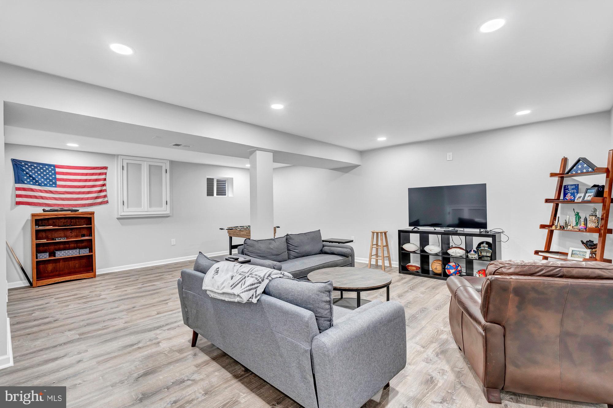 9923 LINDEL LANE