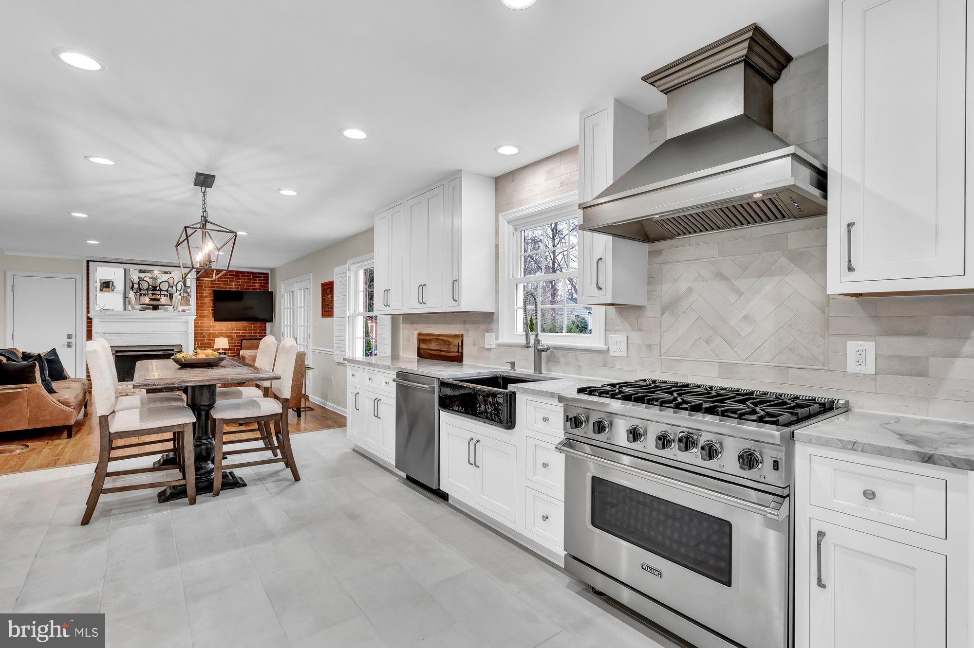 9923 LINDEL LANE