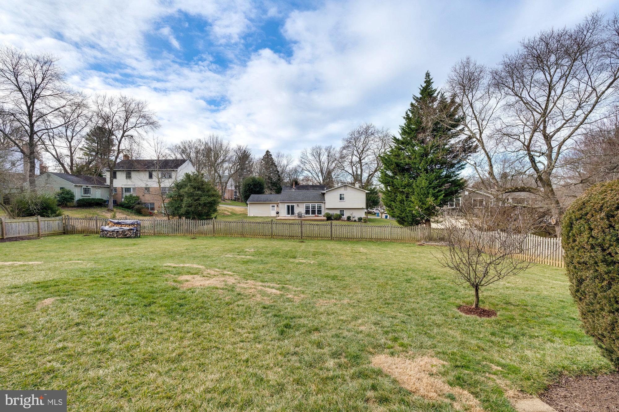 9923 LINDEL LANE