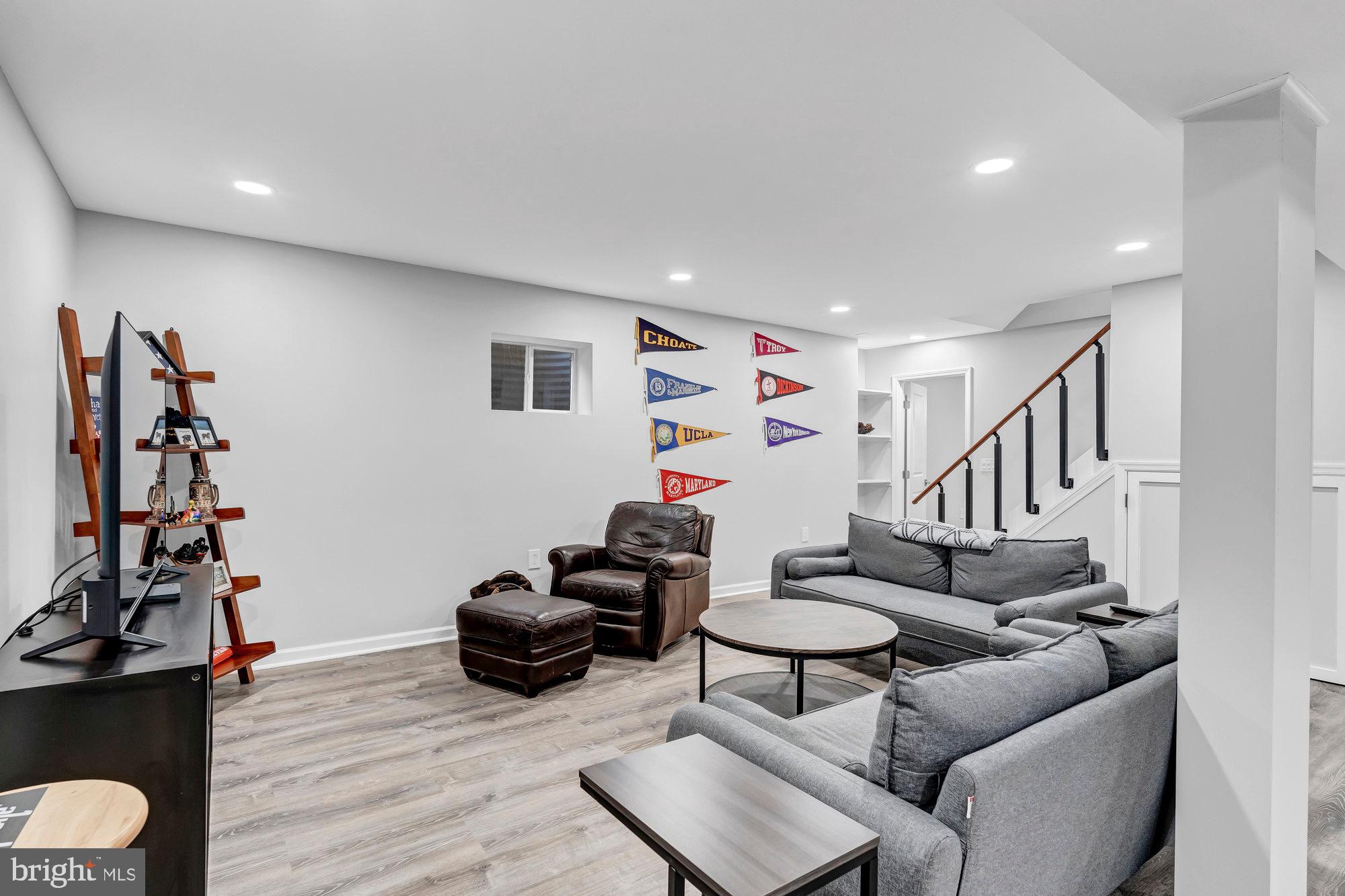 9923 LINDEL LANE