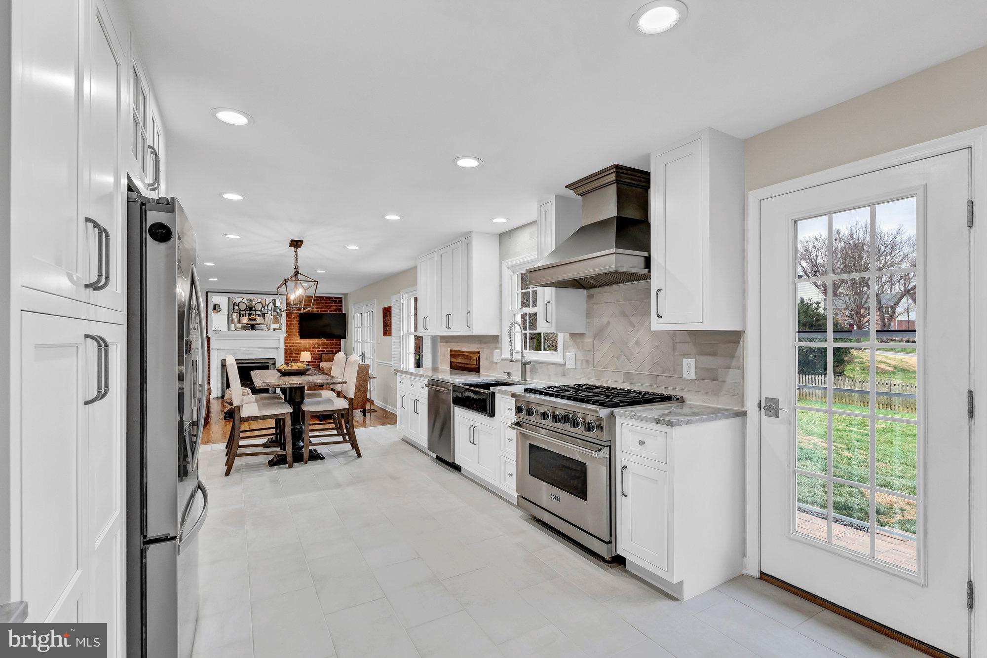 9923 LINDEL LANE
