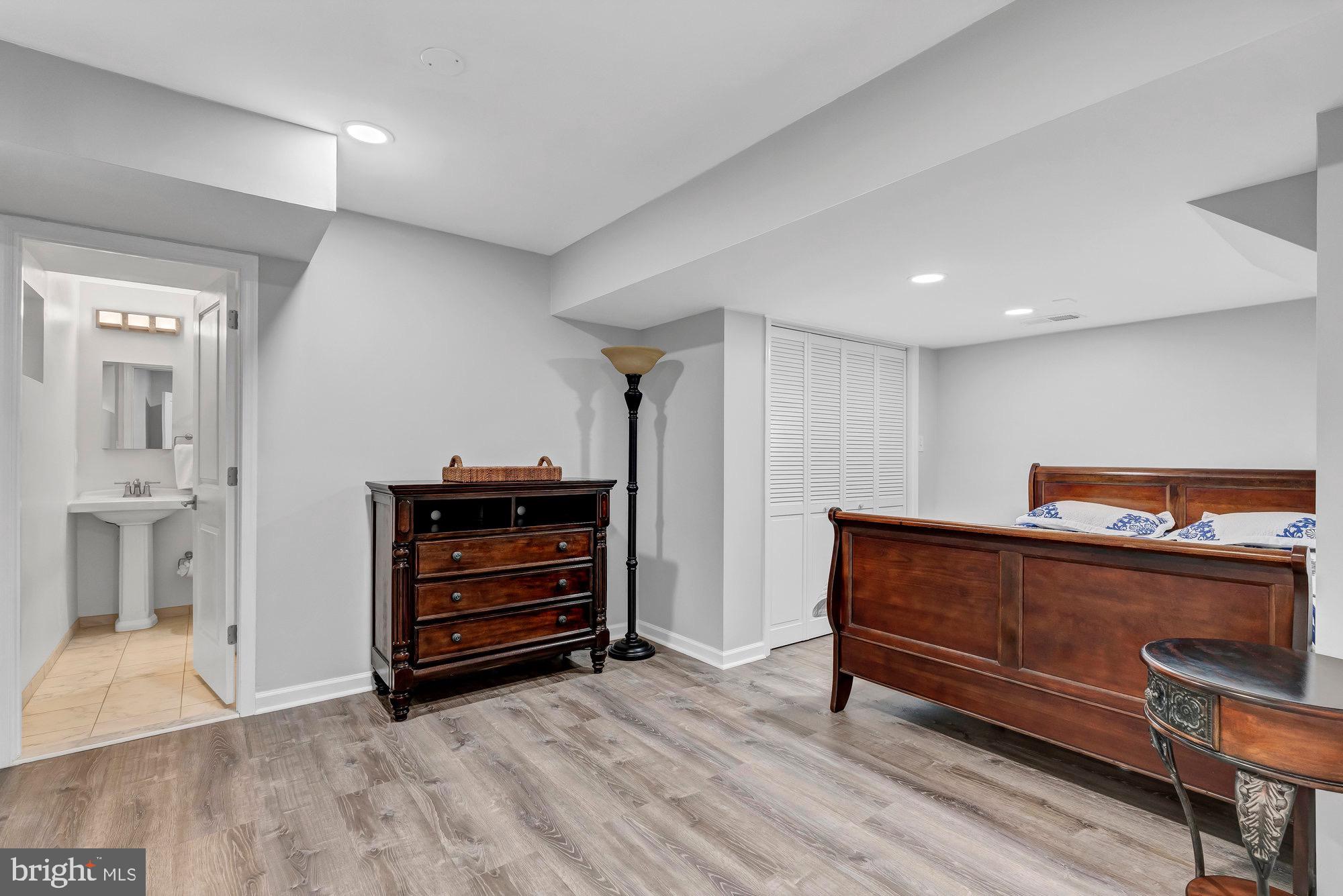9923 LINDEL LANE
