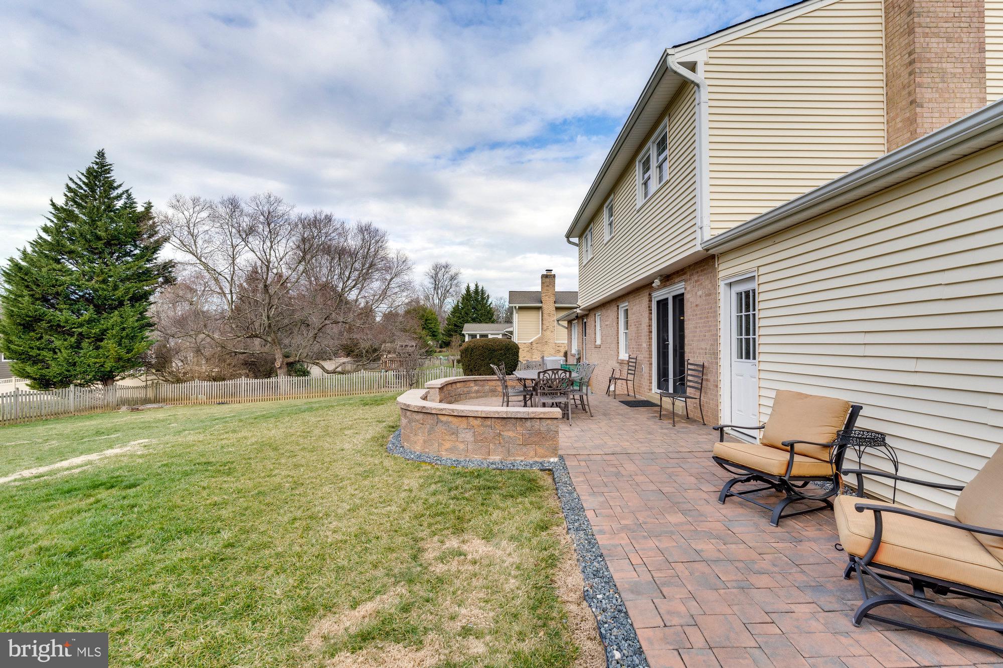 9923 LINDEL LANE