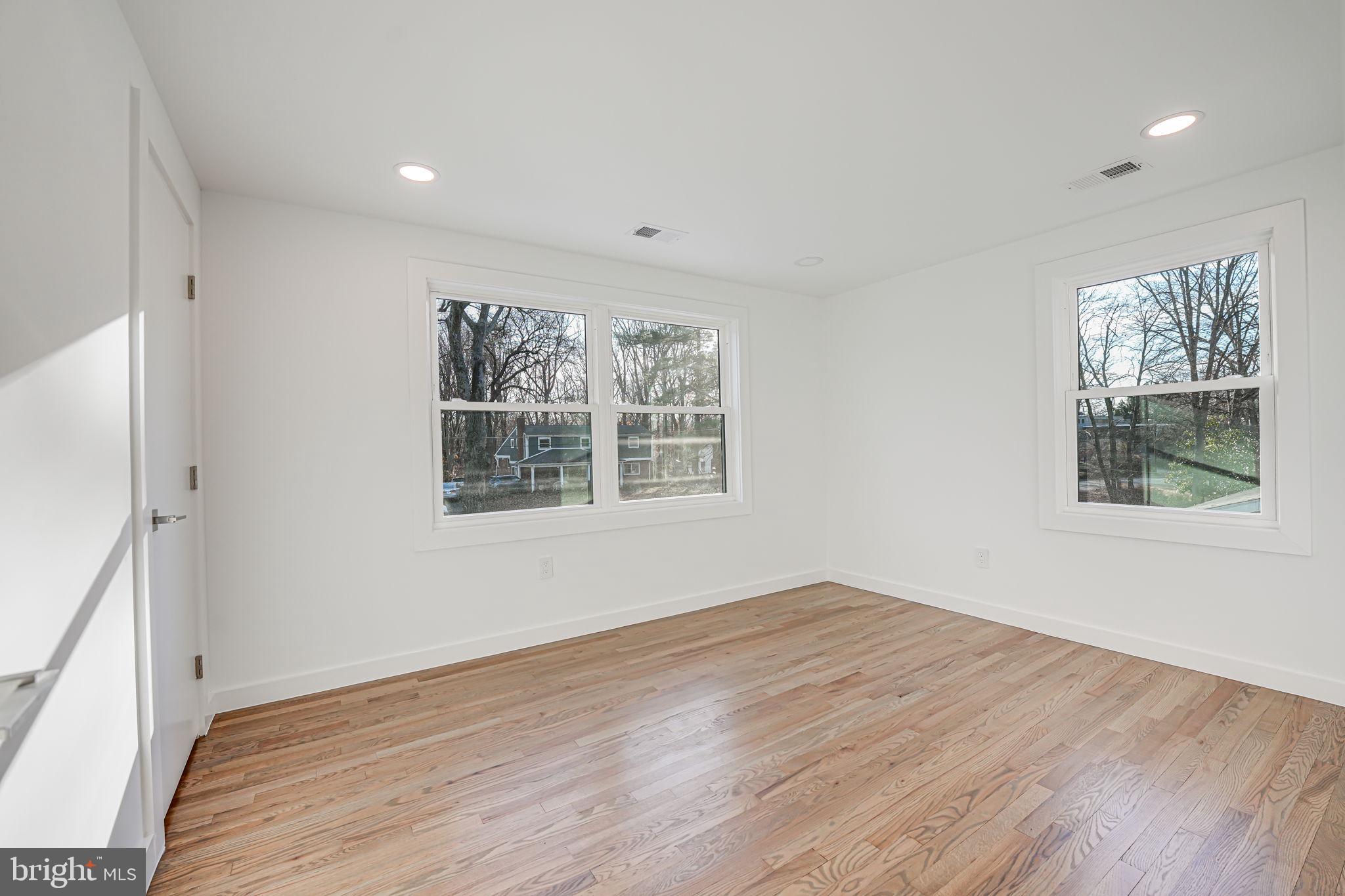 3412 GREENTREE DRIVE