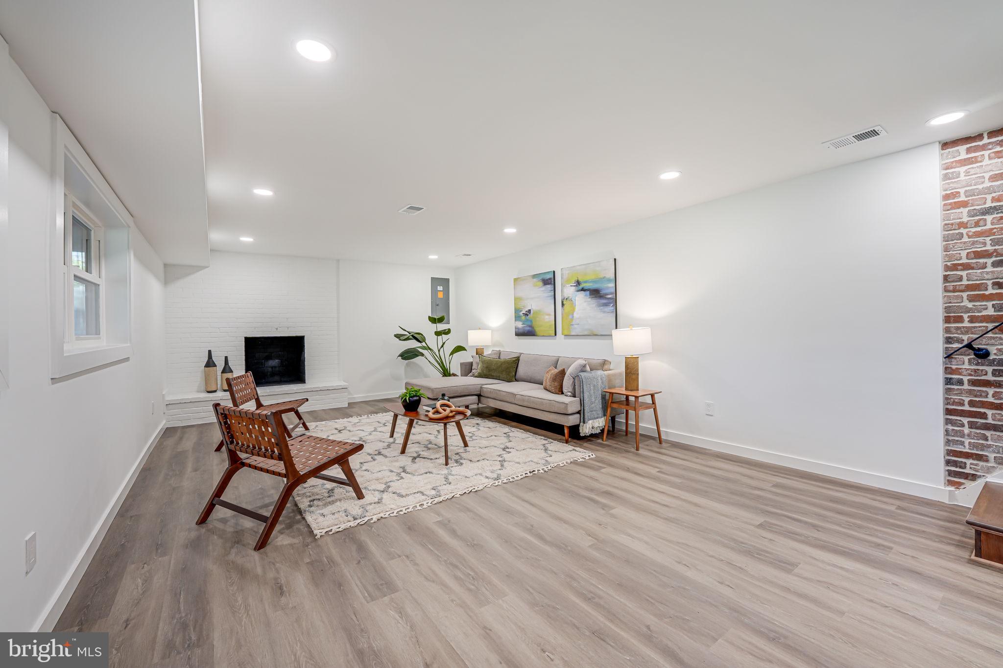 3412 GREENTREE DRIVE