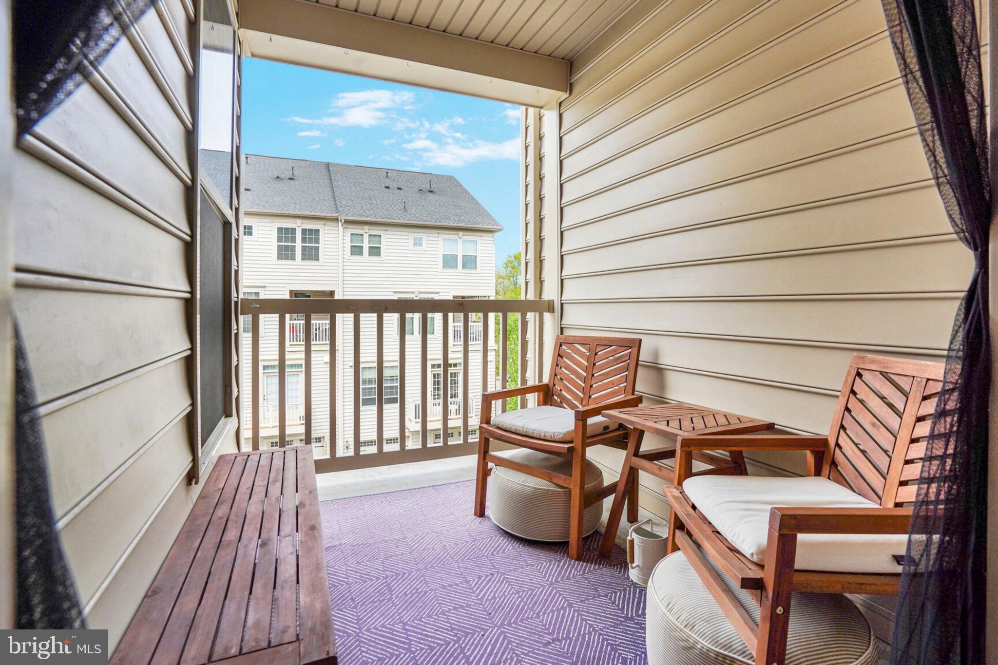 26013 BRAIDED MANE TERRACE