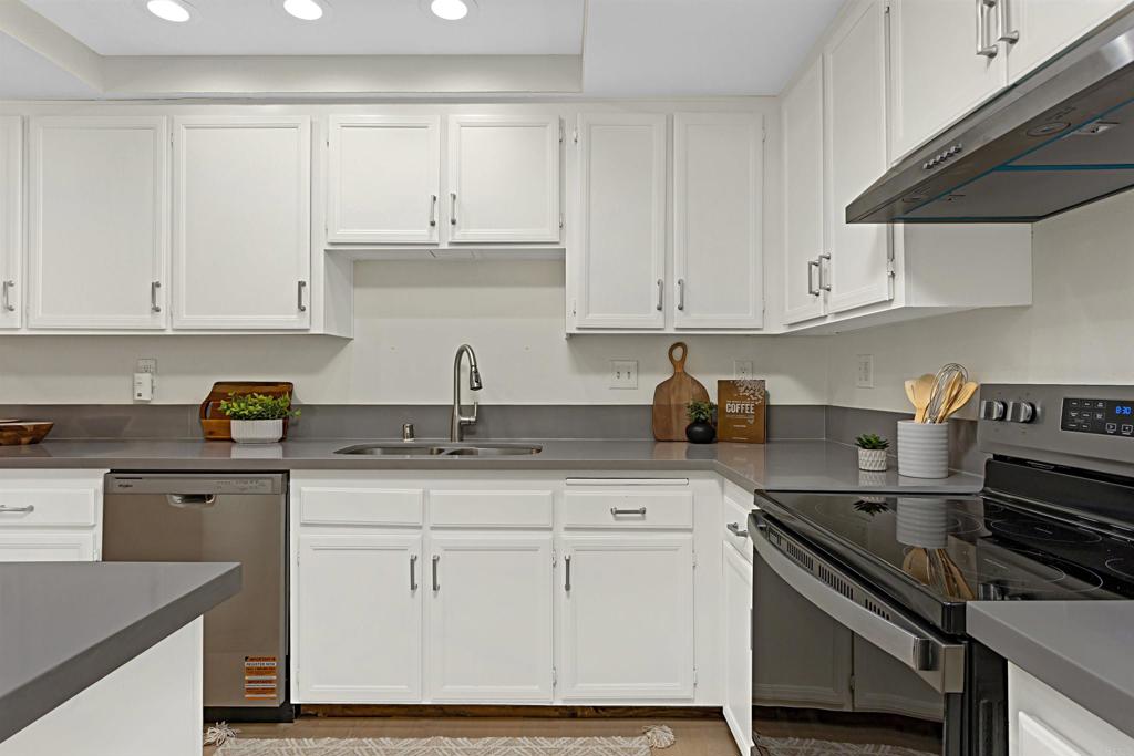 1651 S Juniper Street