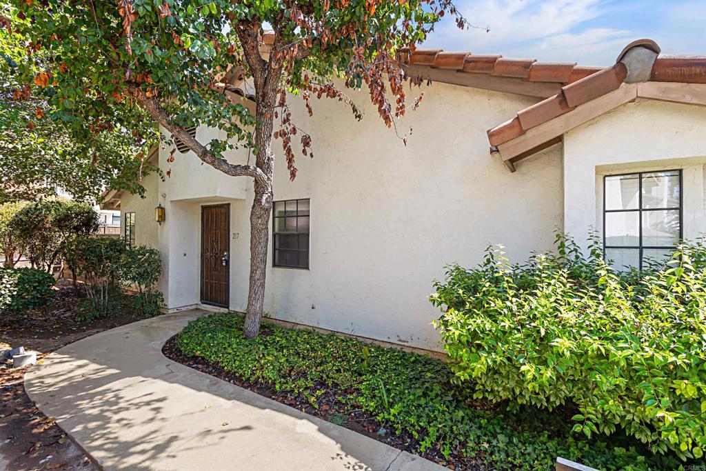 1651 S Juniper Street