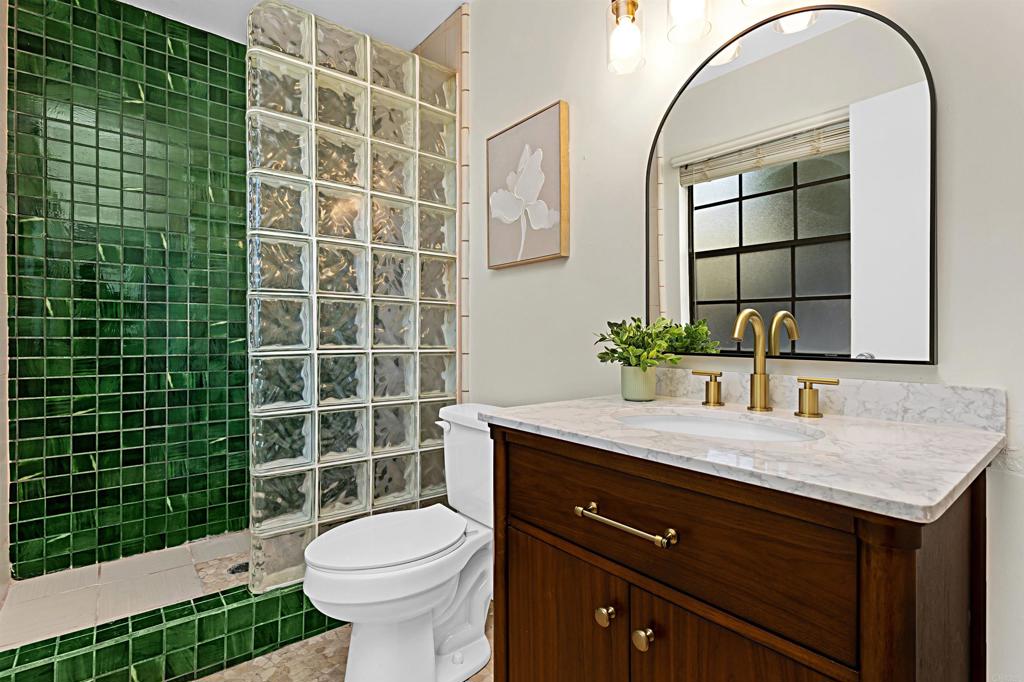 1651 S Juniper Street