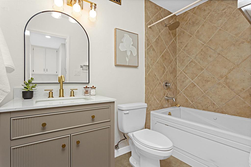 1651 S Juniper Street