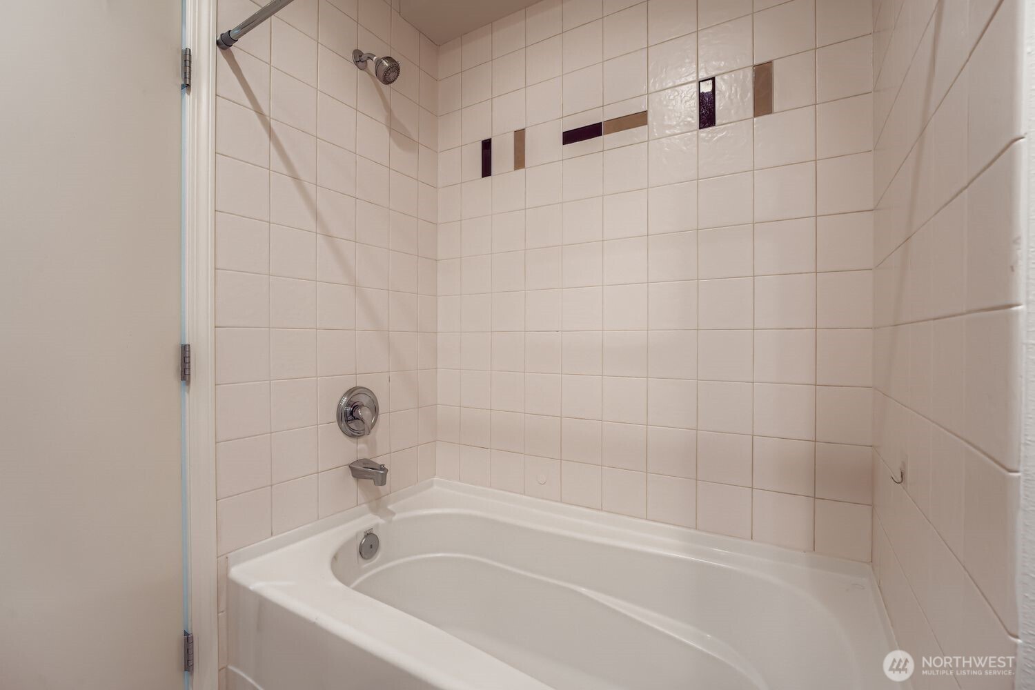 11004 NE 11th Street Unit: 406