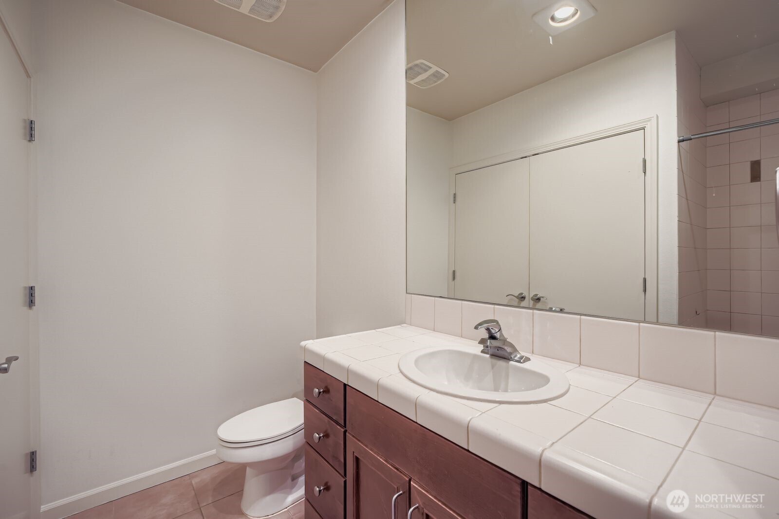 11004 NE 11th Street Unit: 406