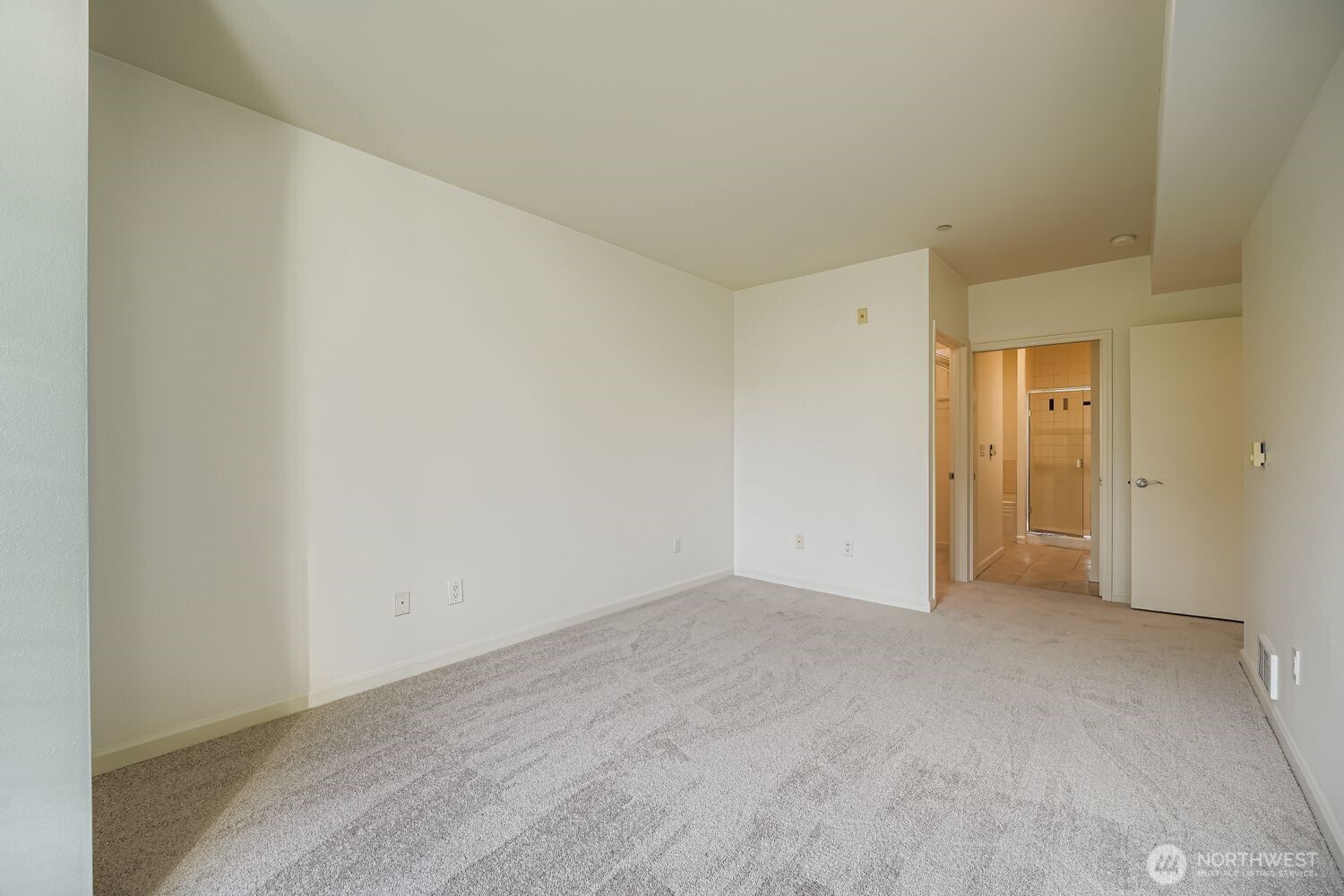 11004 NE 11th Street Unit: 406