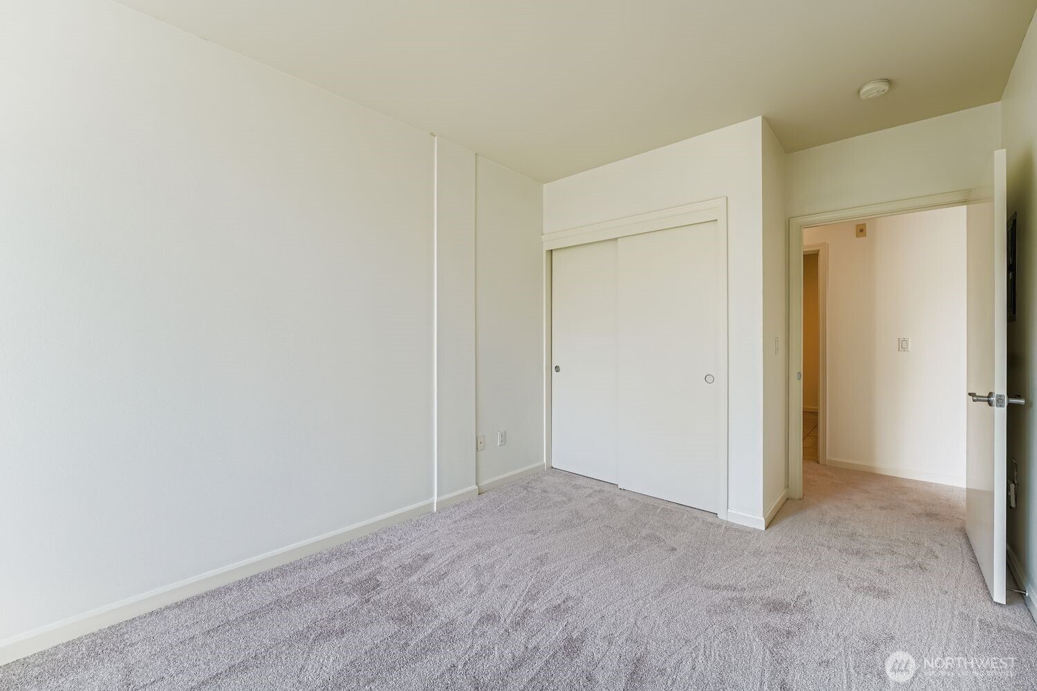 11004 NE 11th Street Unit: 406