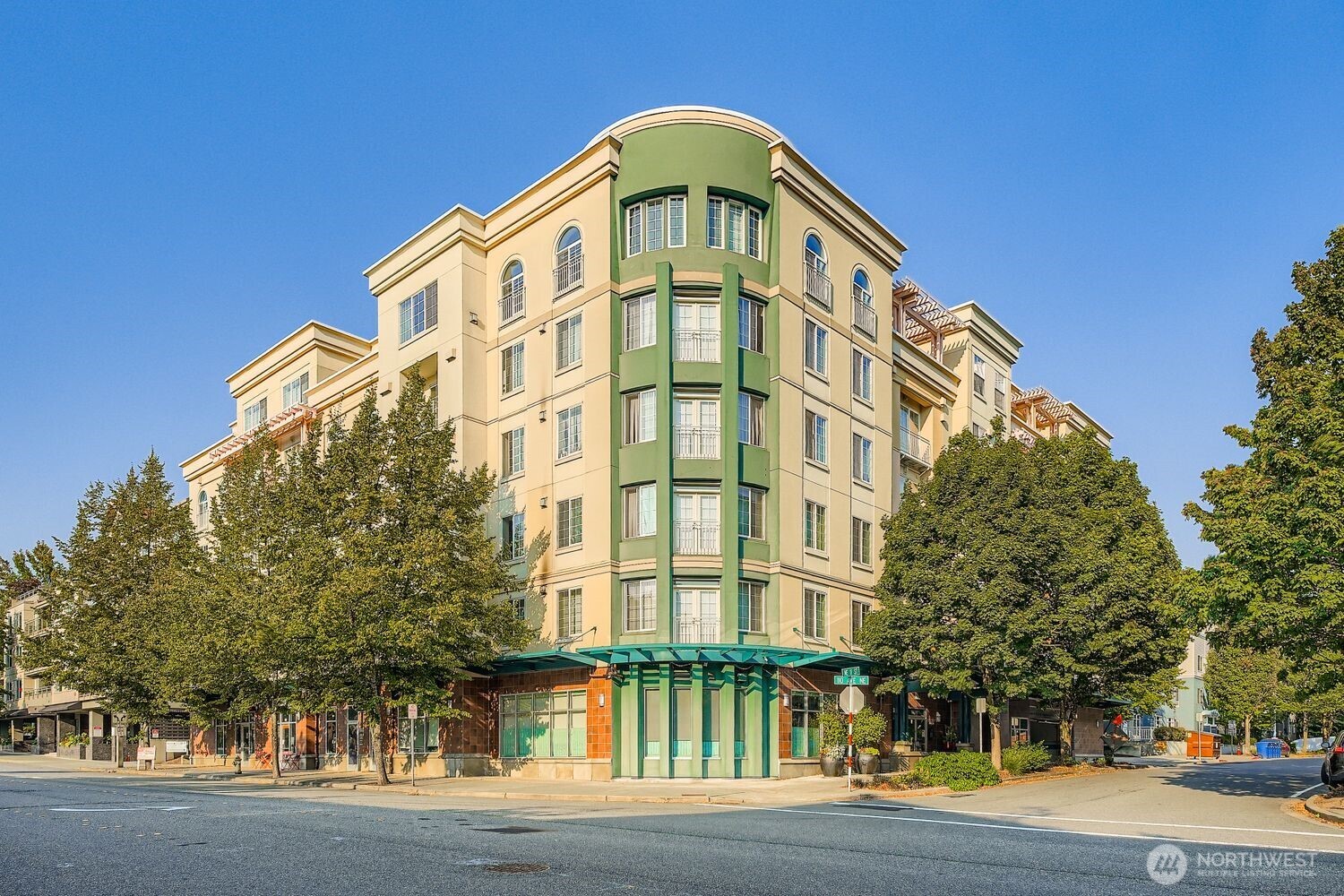 11004 NE 11th Street Unit: 406