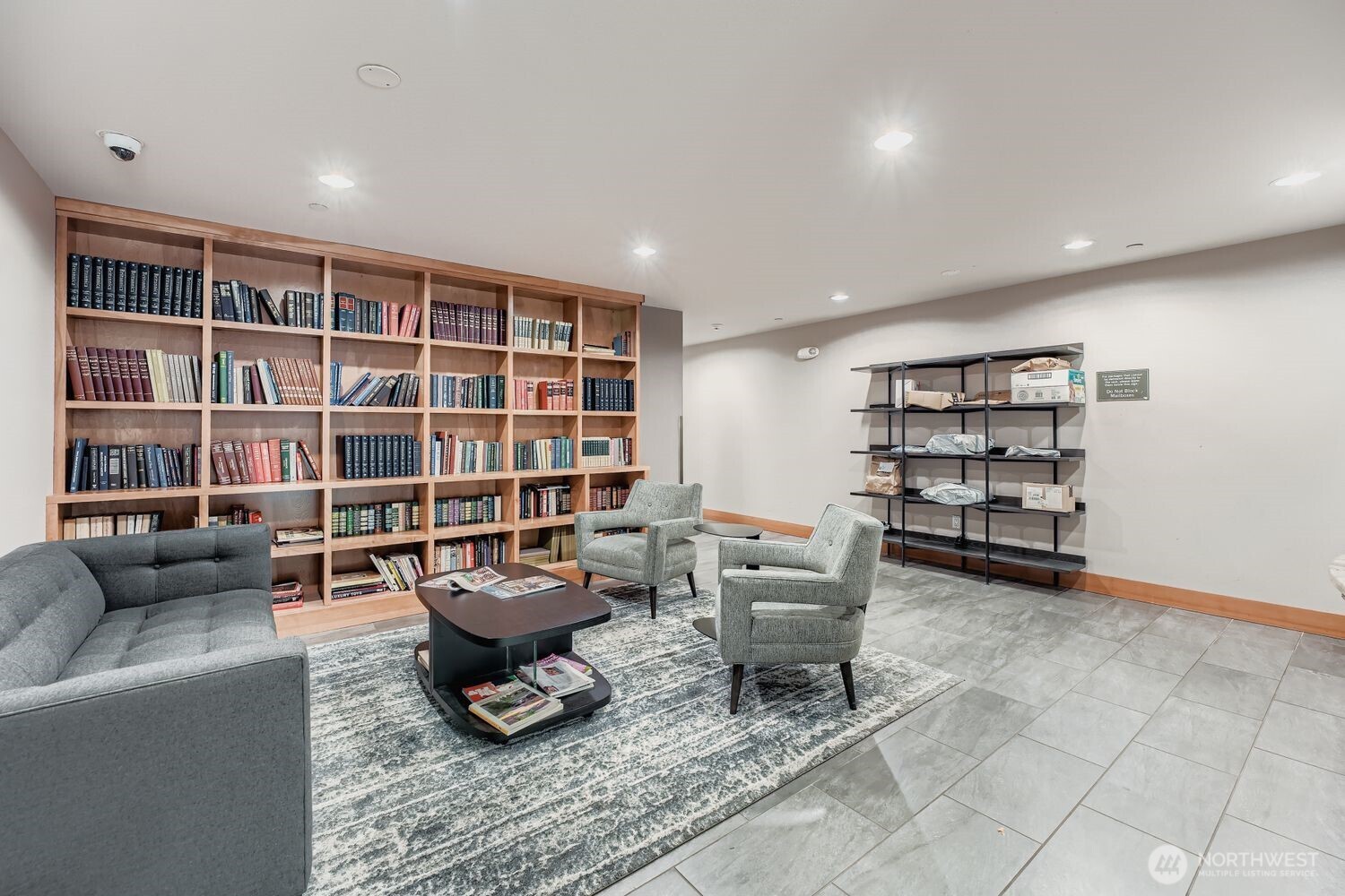 11004 NE 11th Street Unit: 406