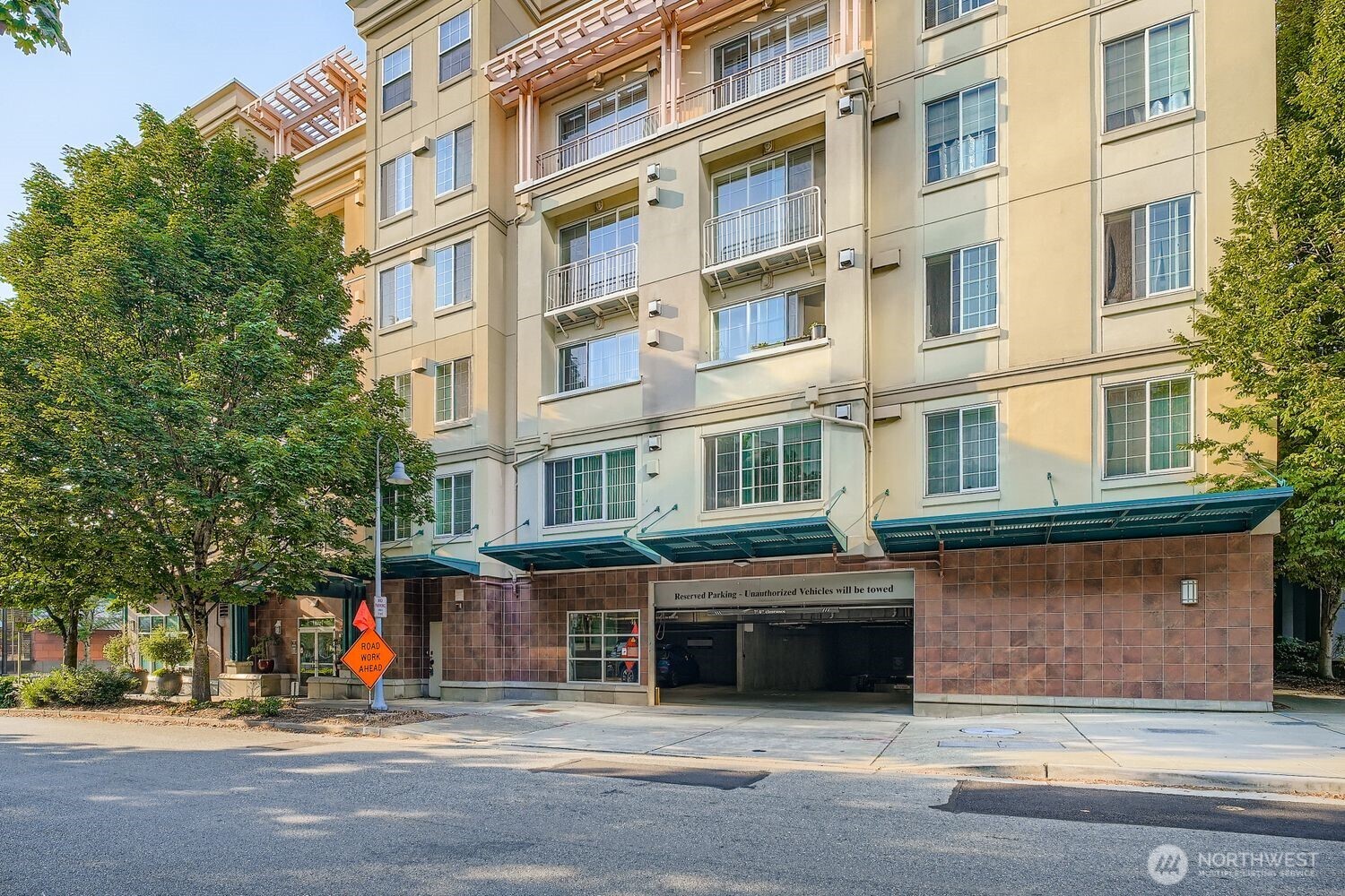 11004 NE 11th Street Unit: 406